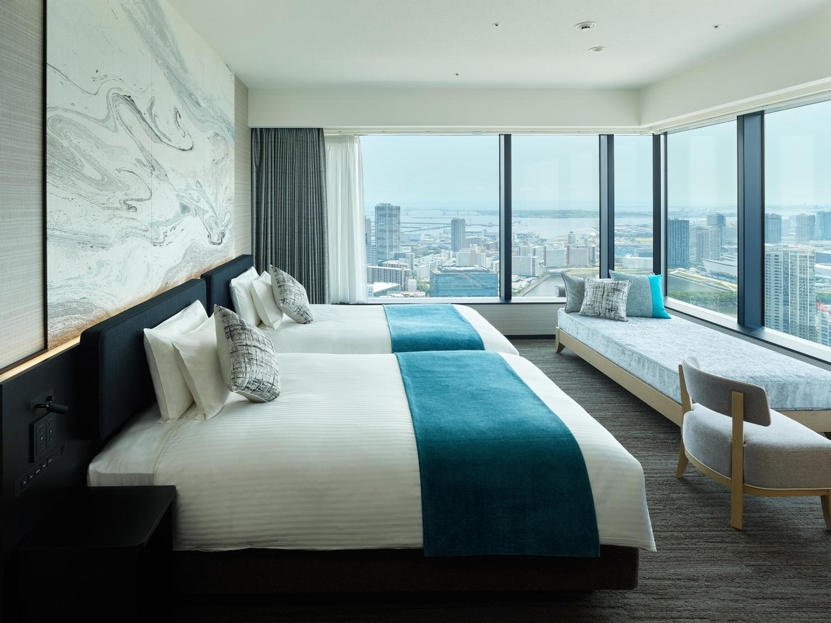 Deluxe Corner Twin Room with View Bath - Photo 2