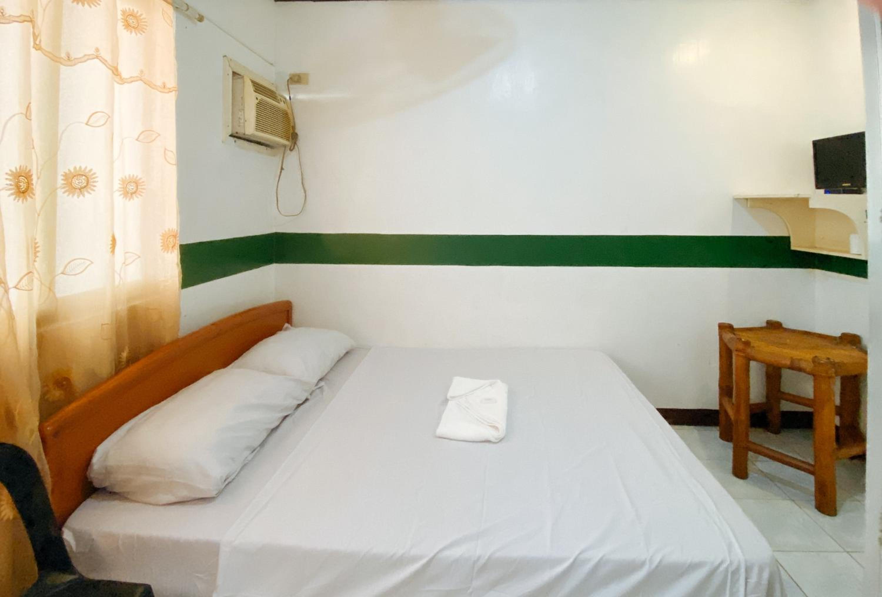 Deluxe Room - Photo 2