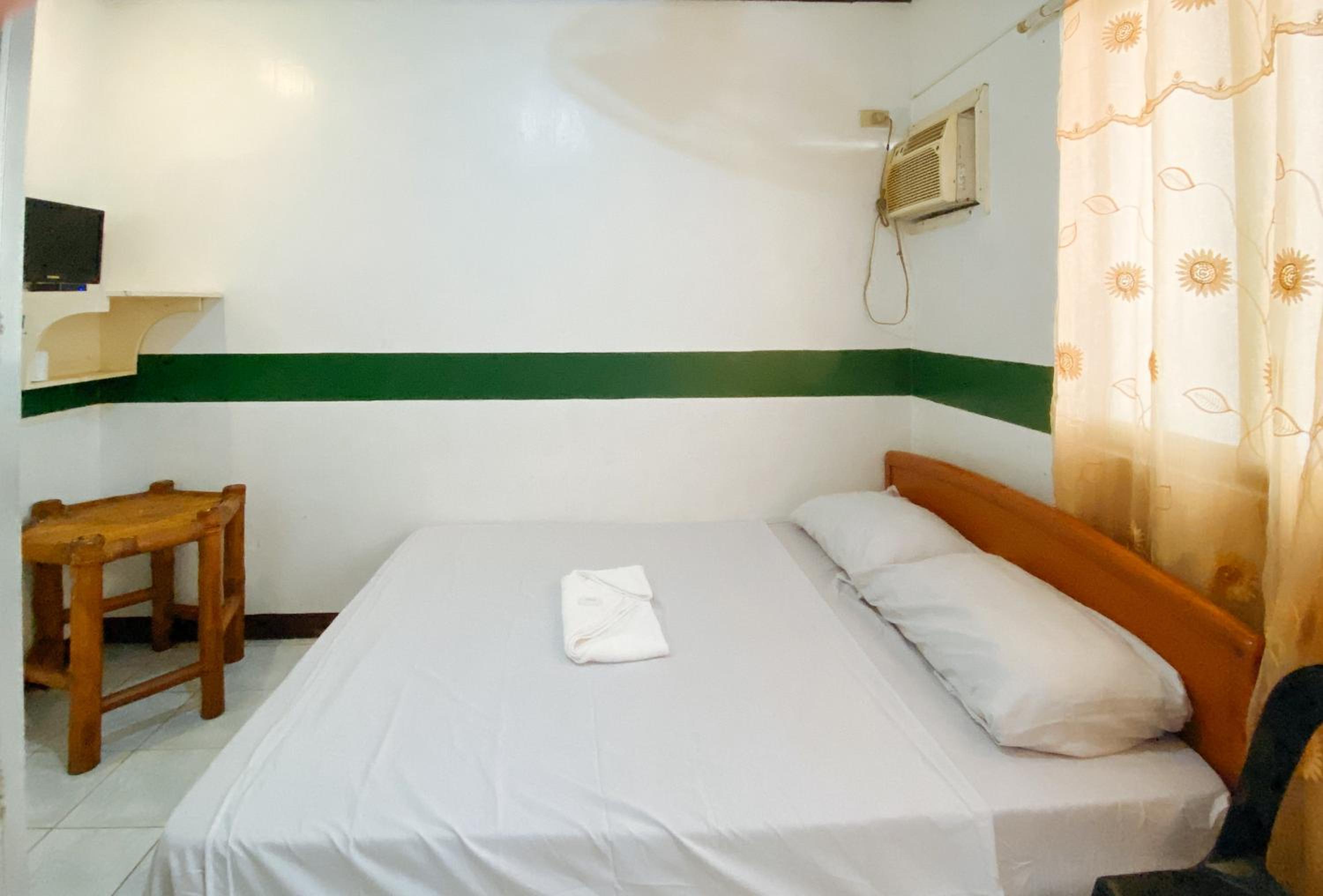 Deluxe Room - Photo 1