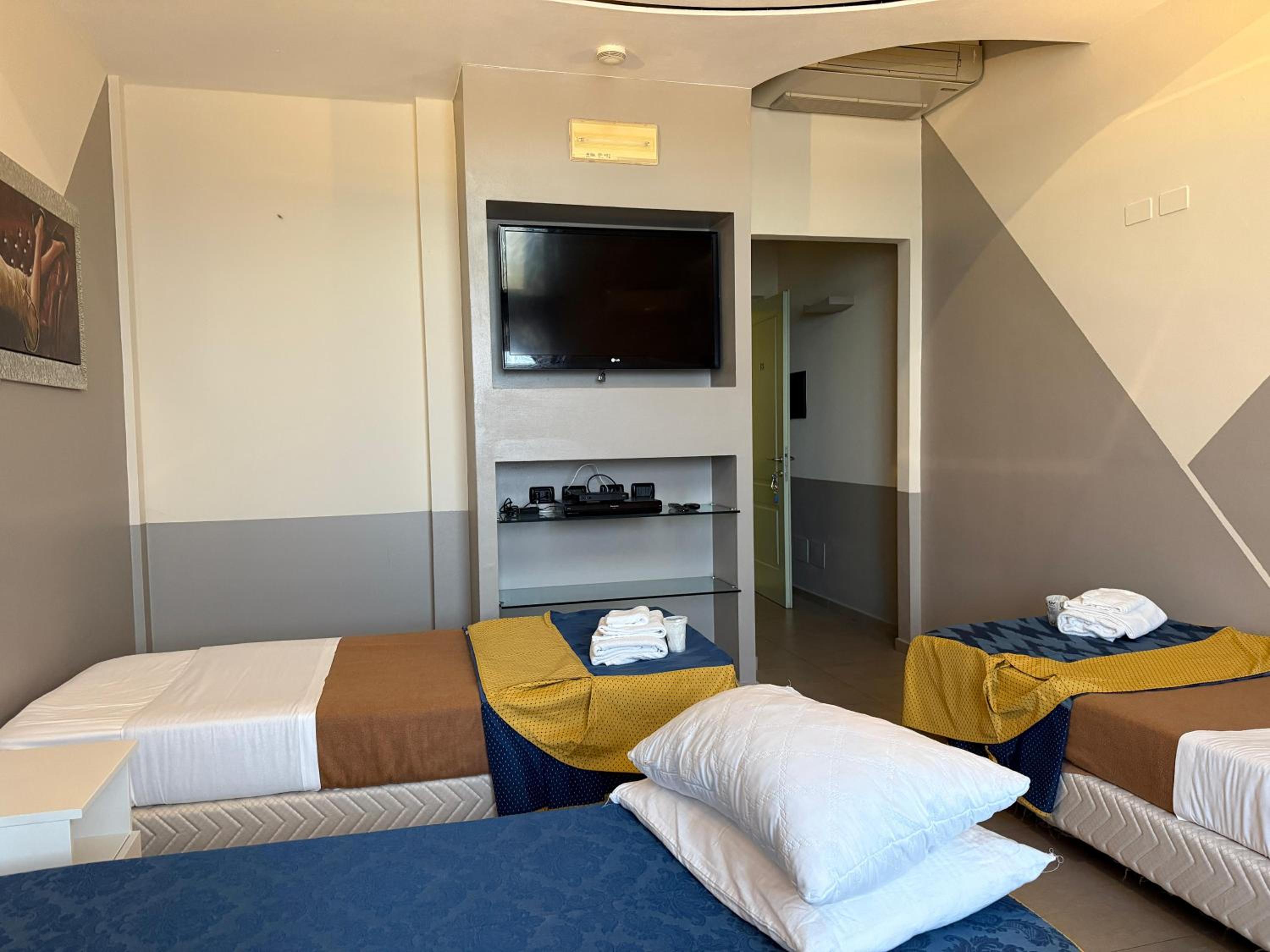 Triple Room