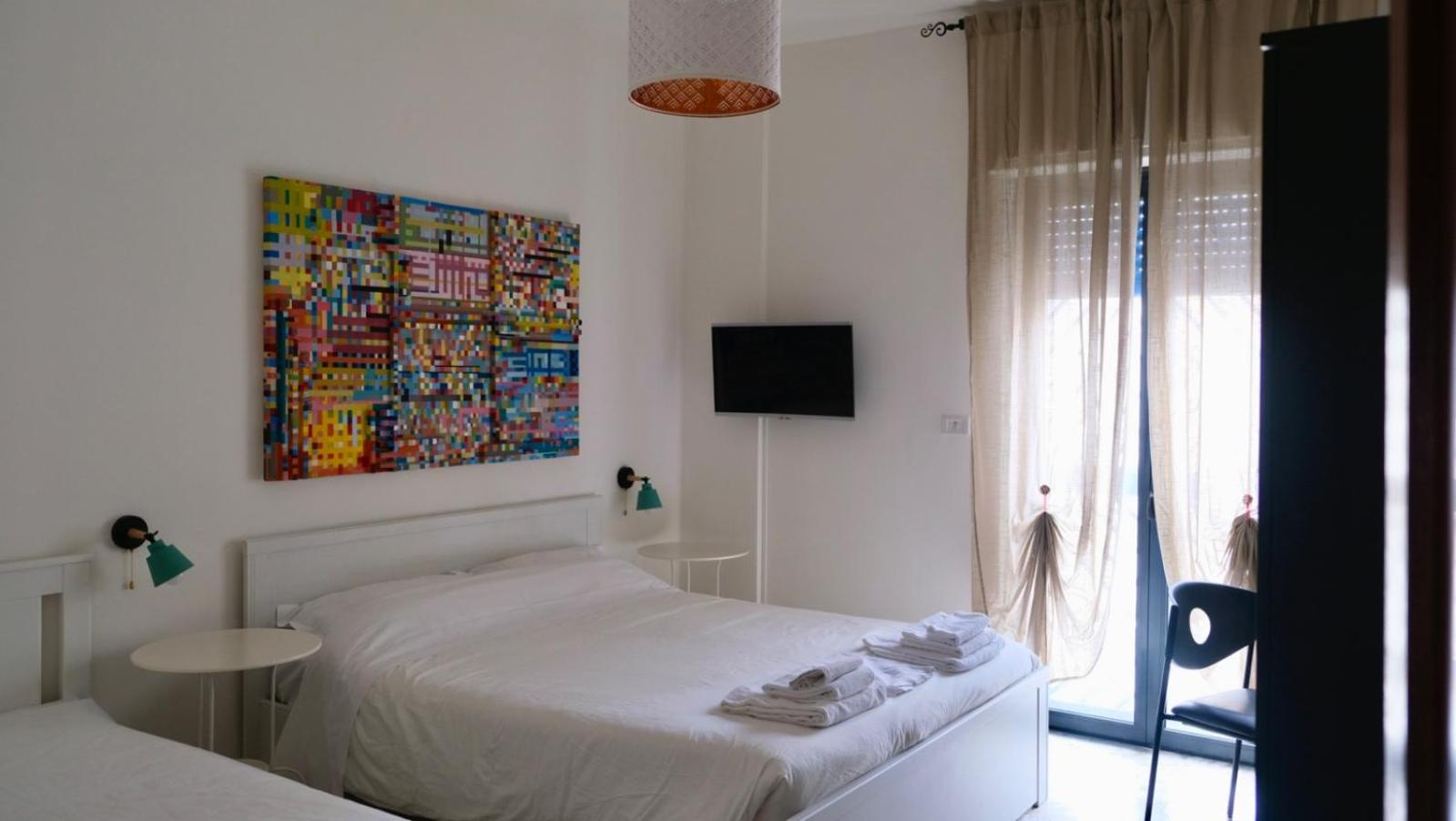 Basic Triple Room with Shared Bathroom