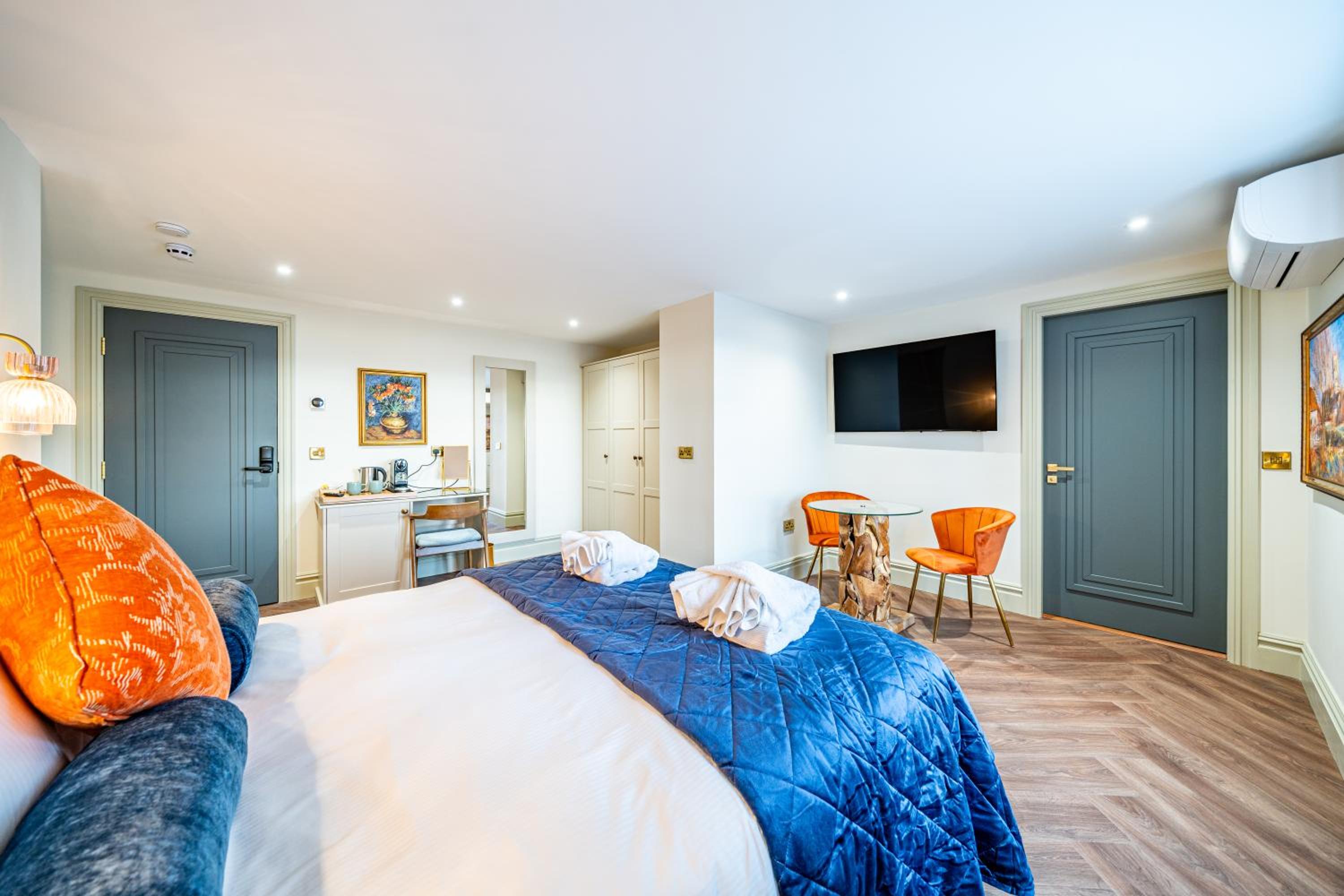 Deluxe King Room