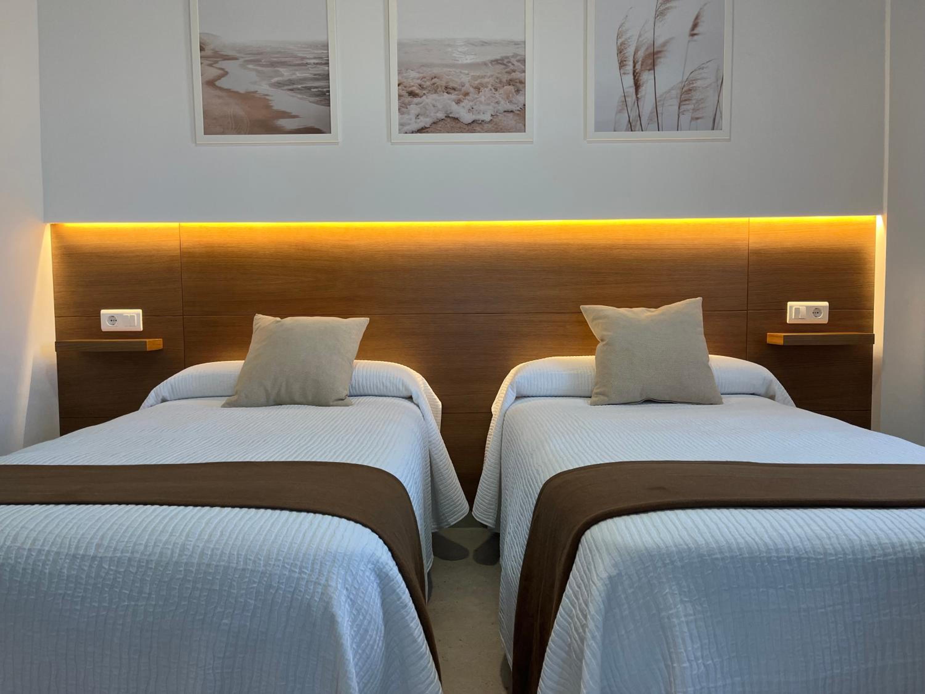 Twin Room with View - Photo 4