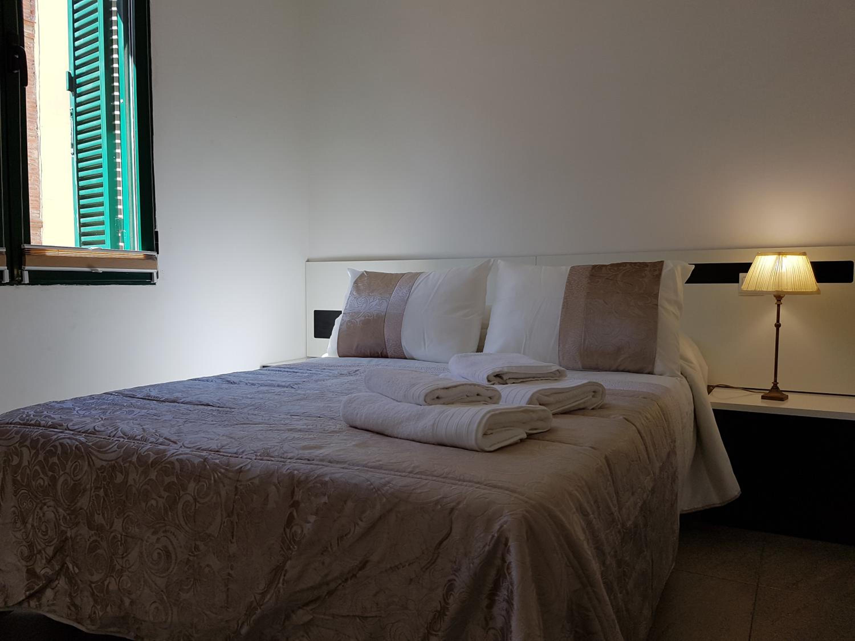 Studio Apartment with One Double Bed