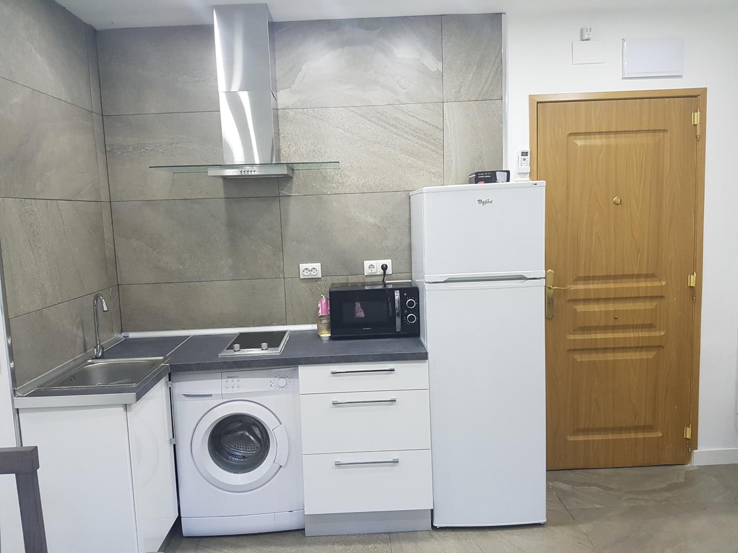 Studio Apartment with One Double Bed photo 3