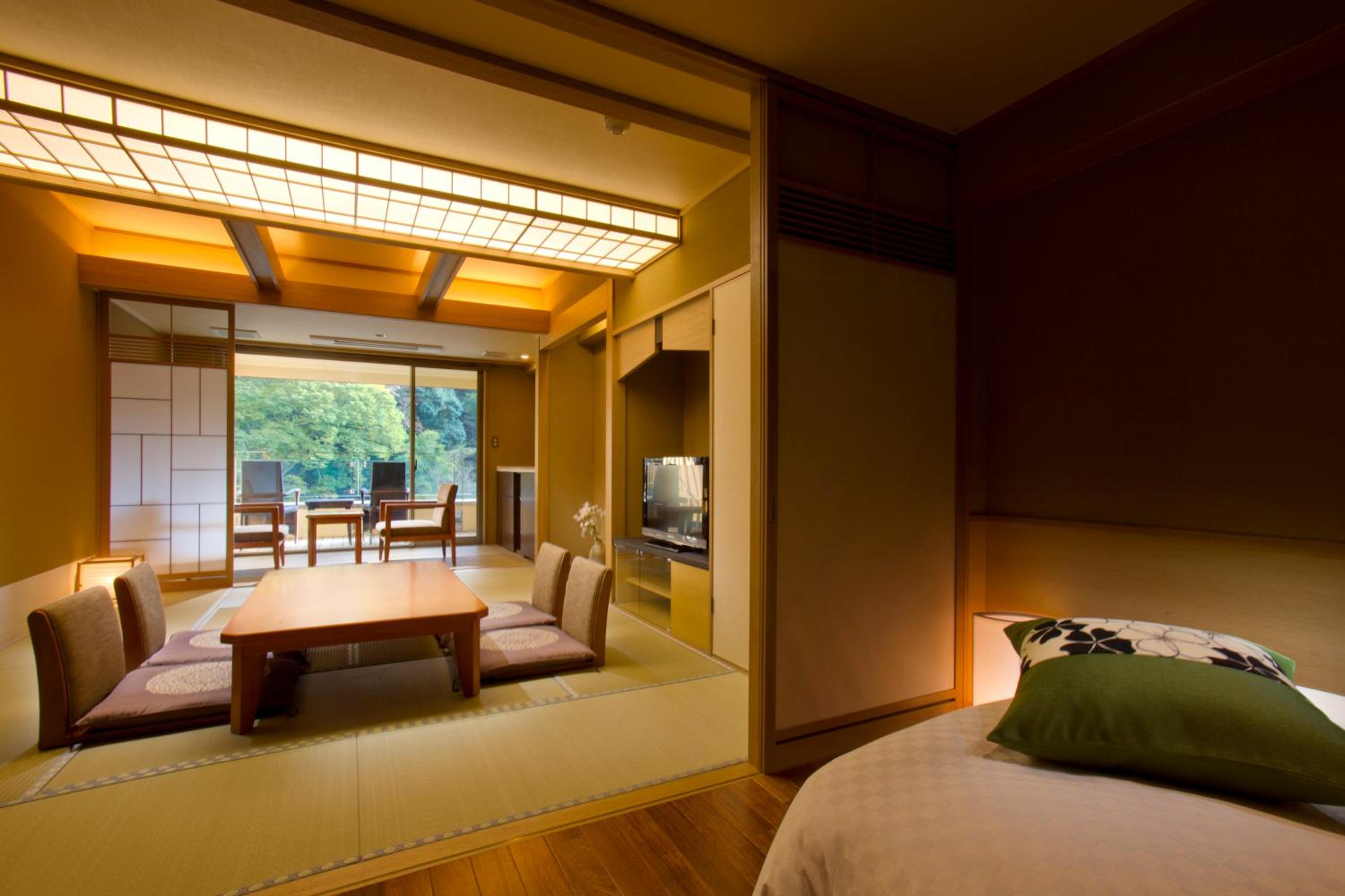 Suite with Spa Bath - Photo 2