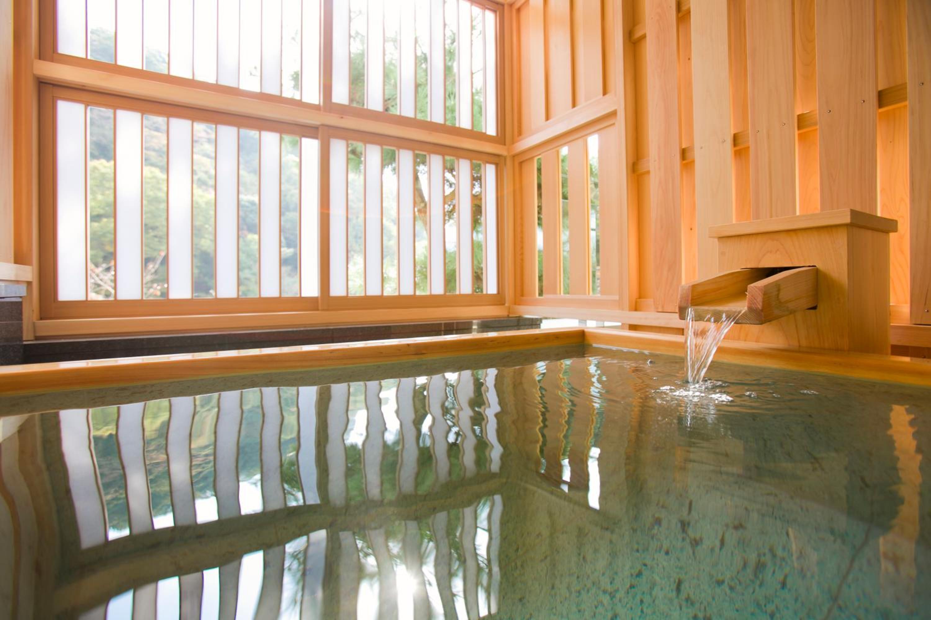 Suite with Spa Bath - Photo 4