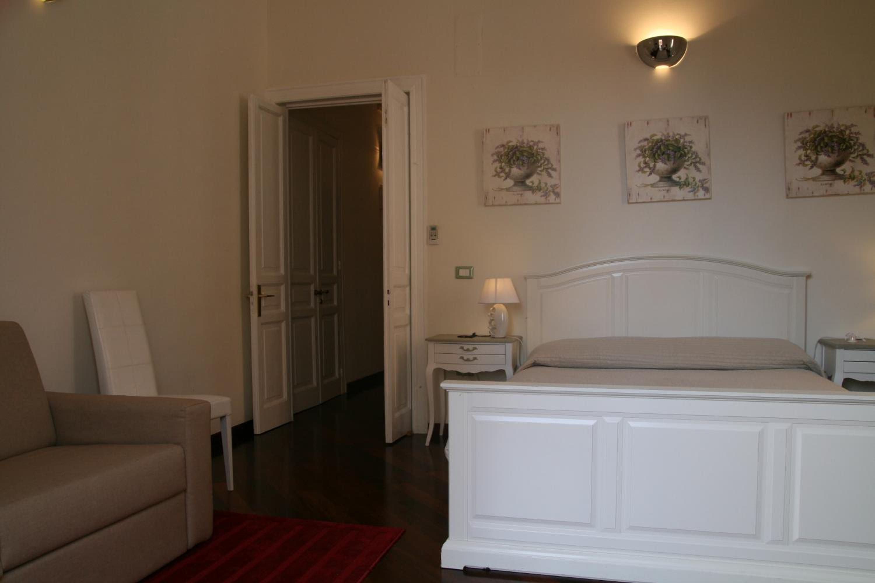 One-Bedroom Apartment - Separate Building photo 3