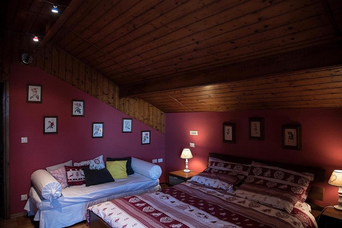 Double Room with Balcony and Shared Bathroom photo 1
