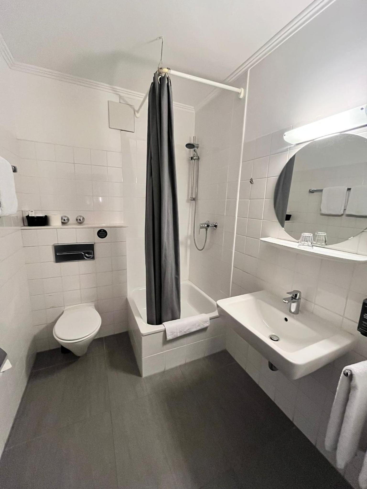 Double Room - Photo 5