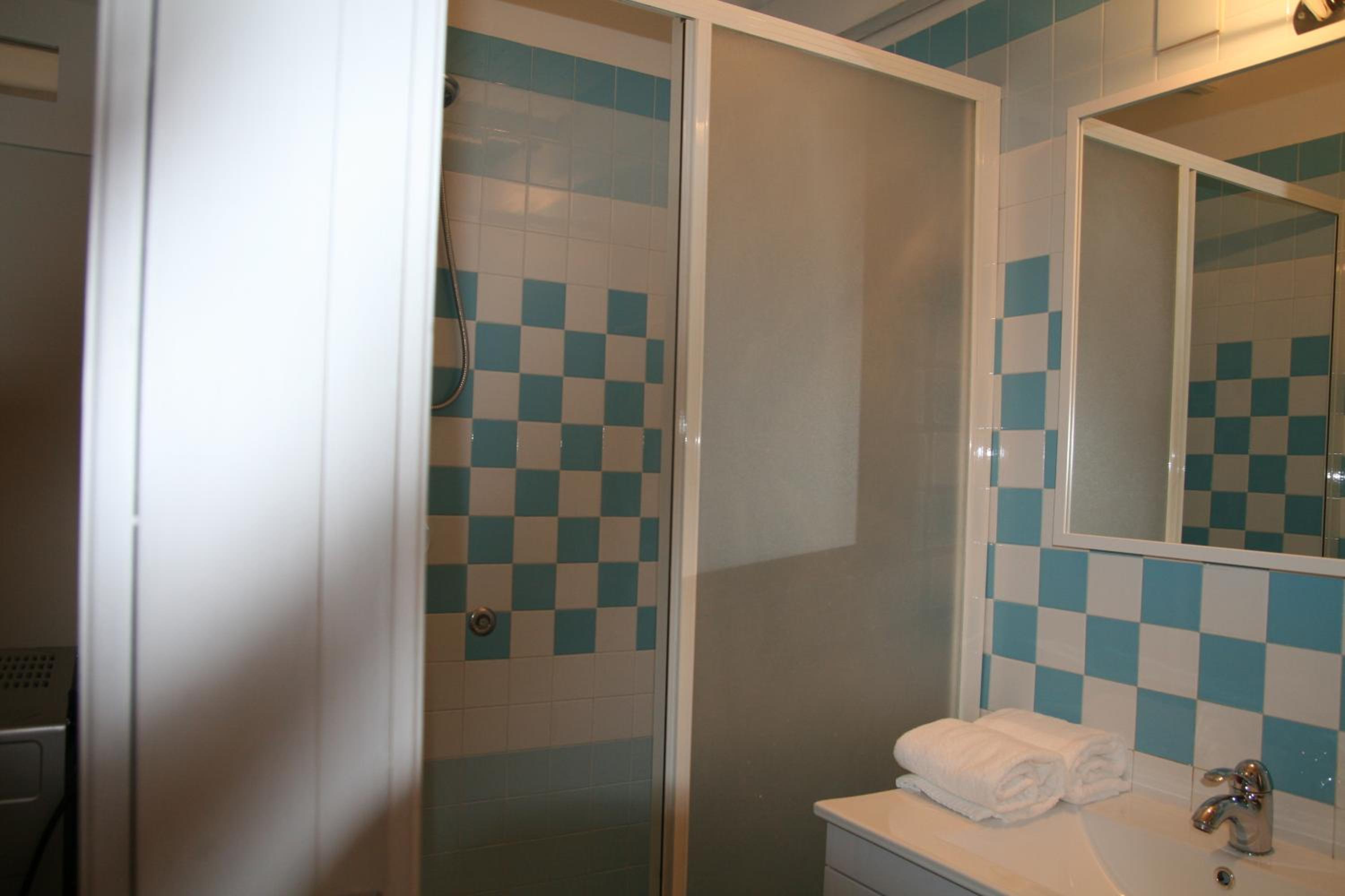 One-Bedroom Apartment - Separate Building - Photo 2