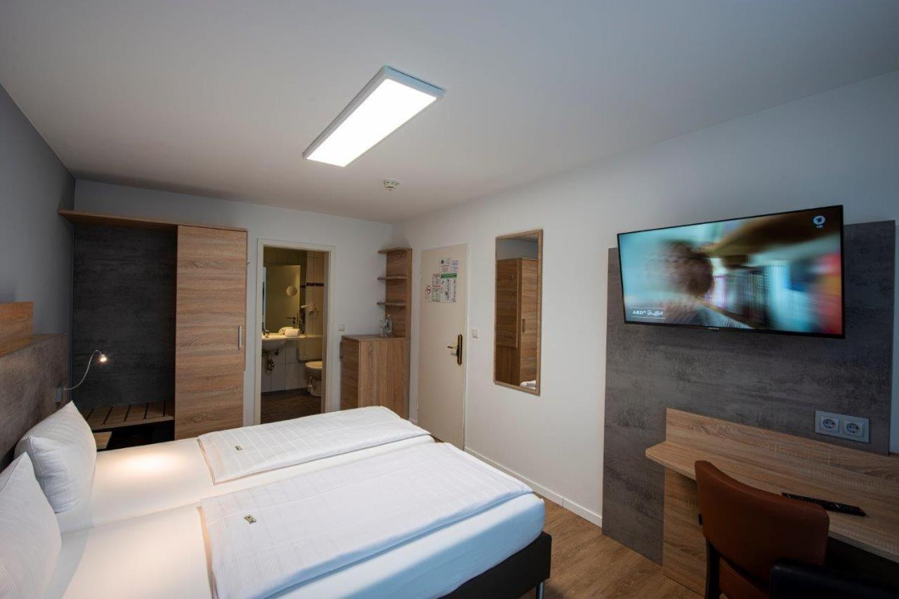 Double Room - Photo 9
