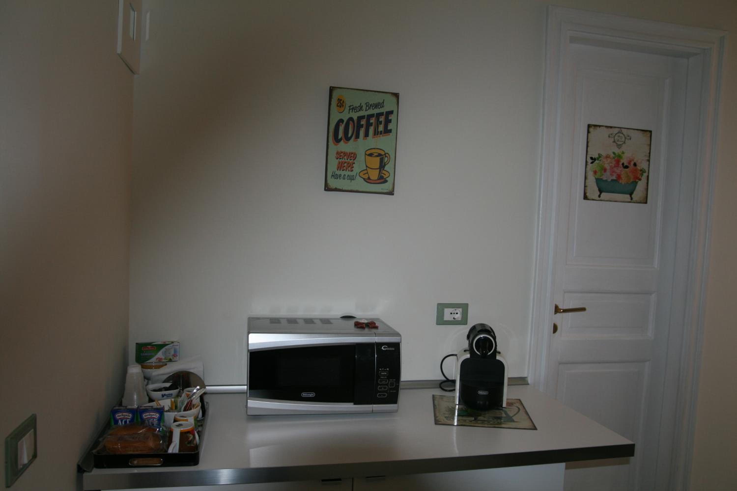 One-Bedroom Apartment - Separate Building - Photo 4