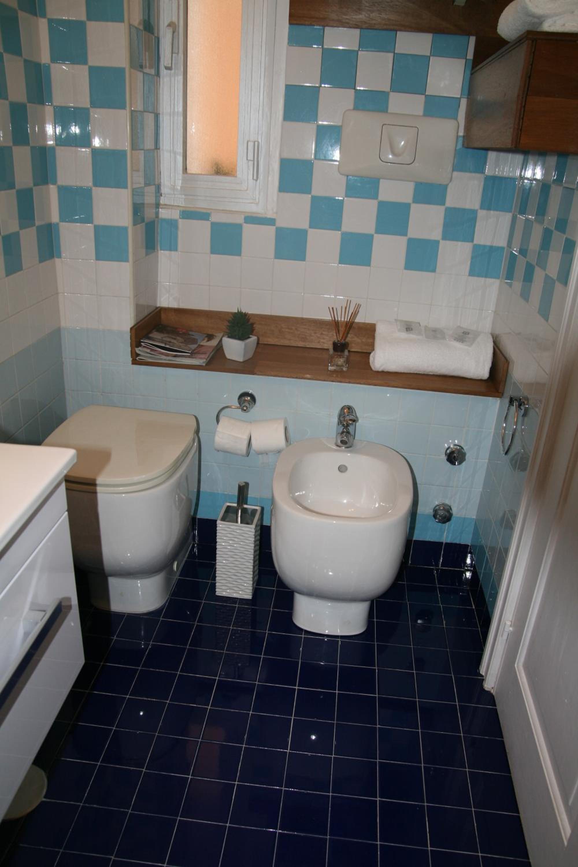 One-Bedroom Apartment - Separate Building - Photo 12