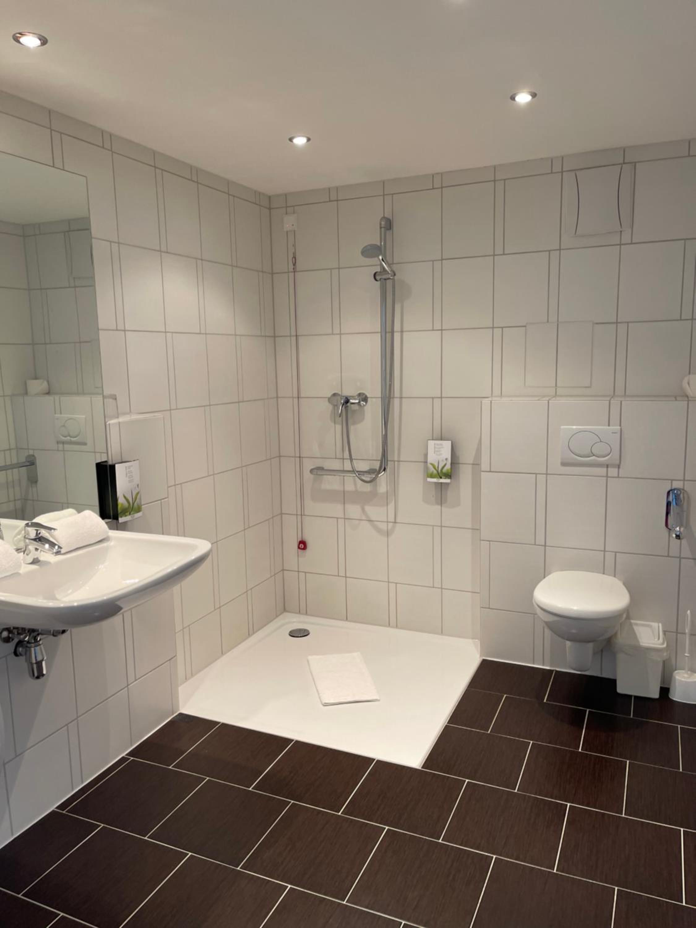 Double or Twin Room - Disability Access - Photo 1
