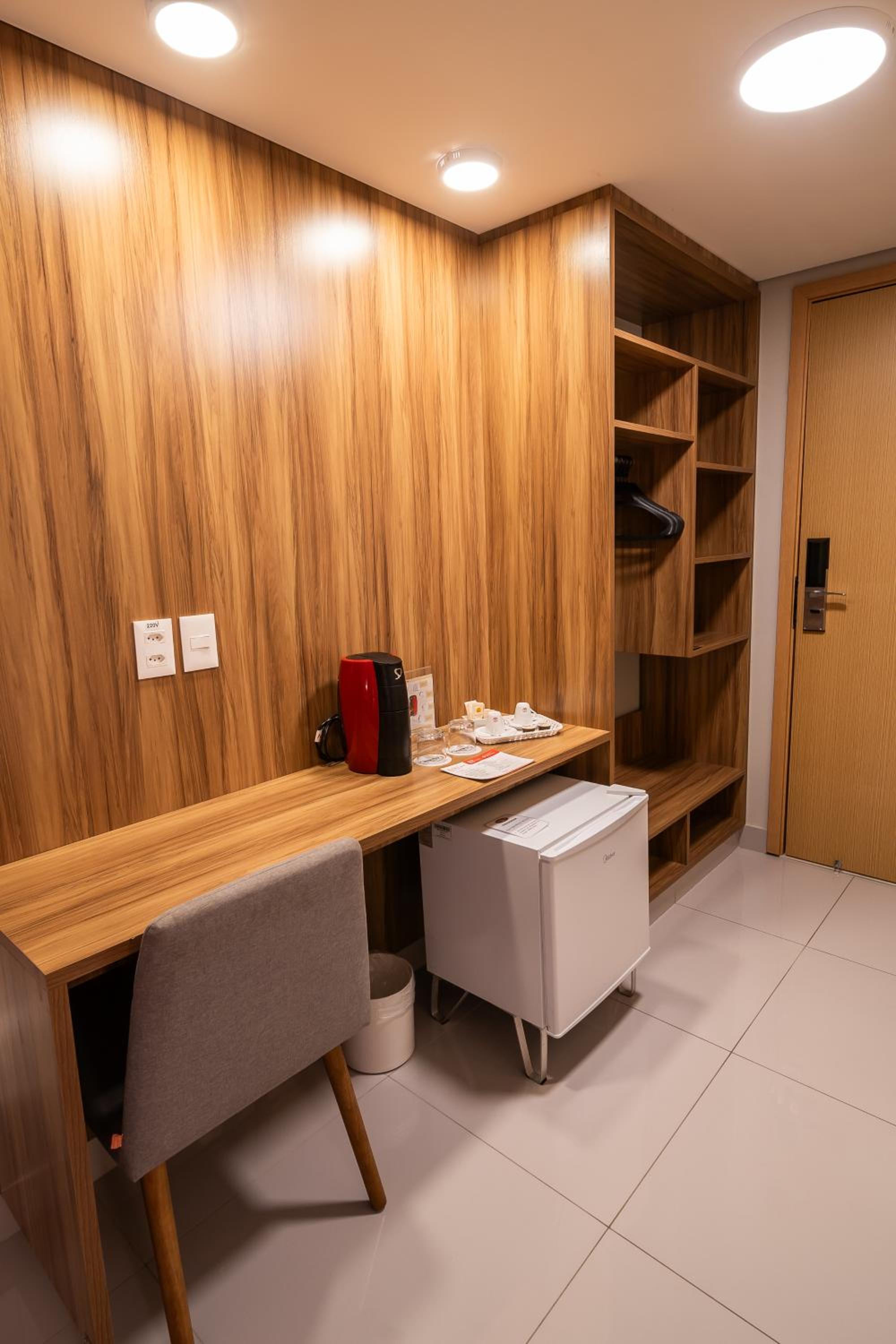 Deluxe Room - Photo 9