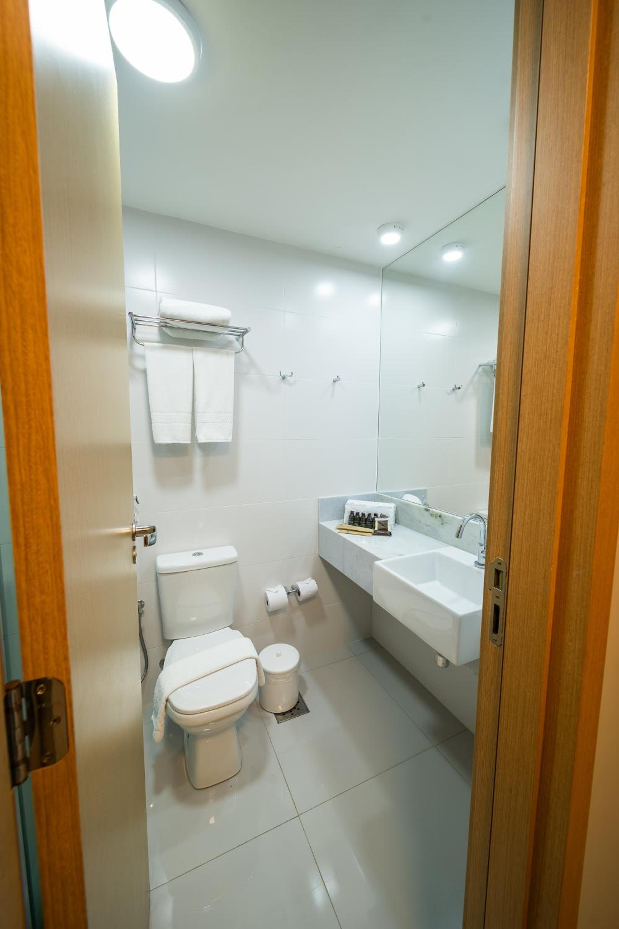 Deluxe Room - Photo 13