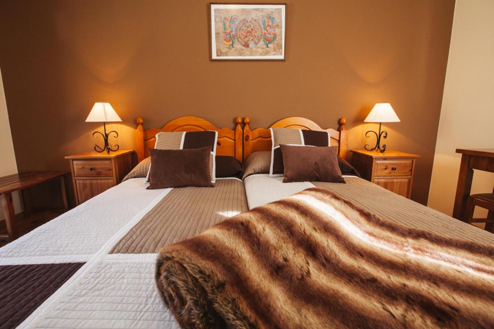 Double or Twin Room - Photo 11