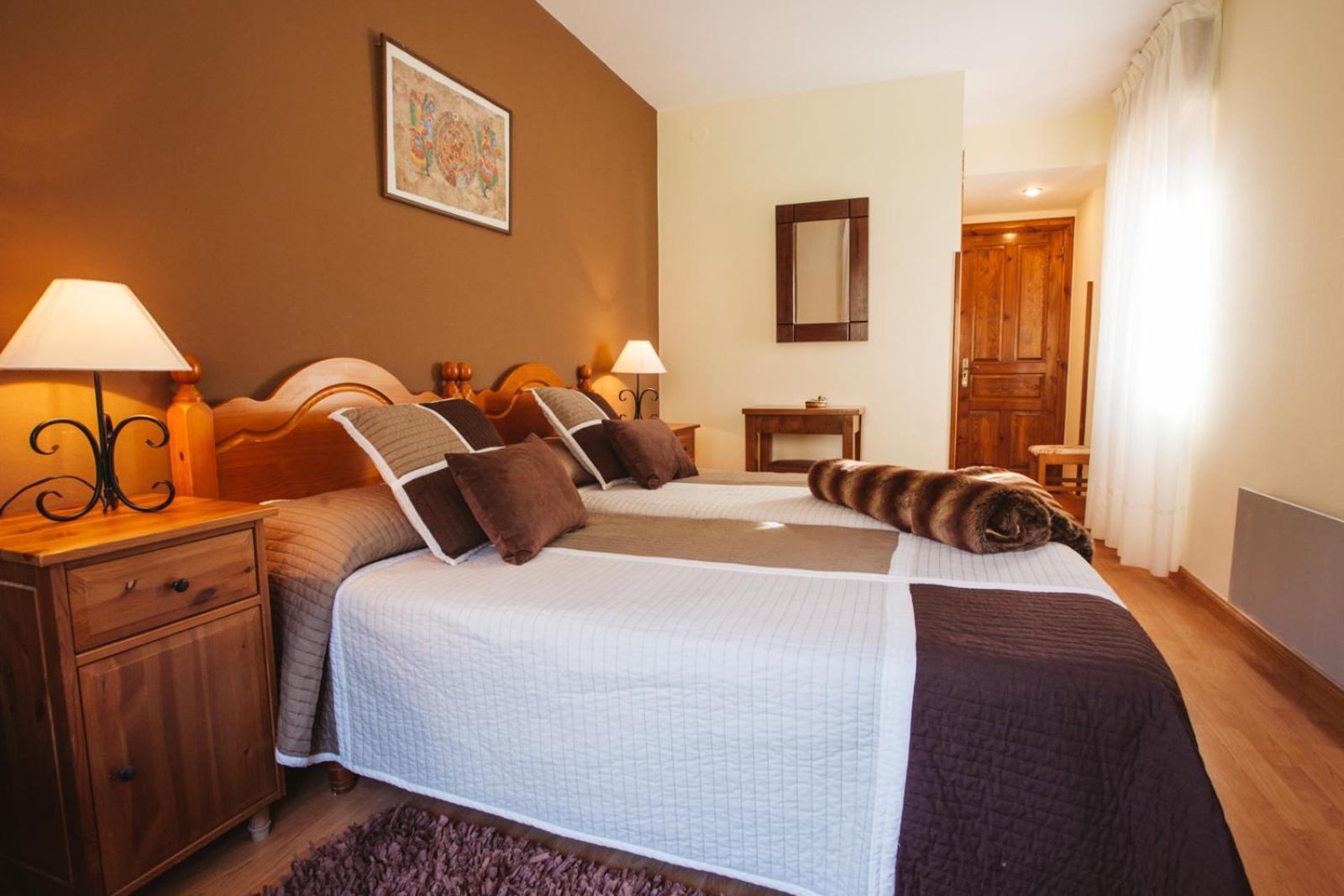 Double or Twin Room - Photo 12