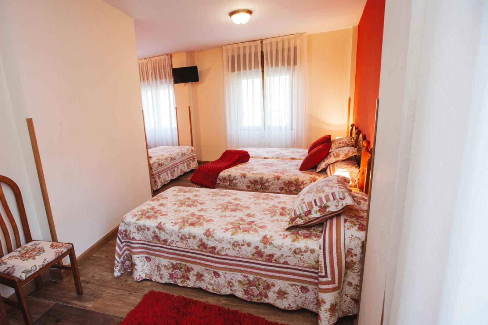 Quadruple Room - Photo 18