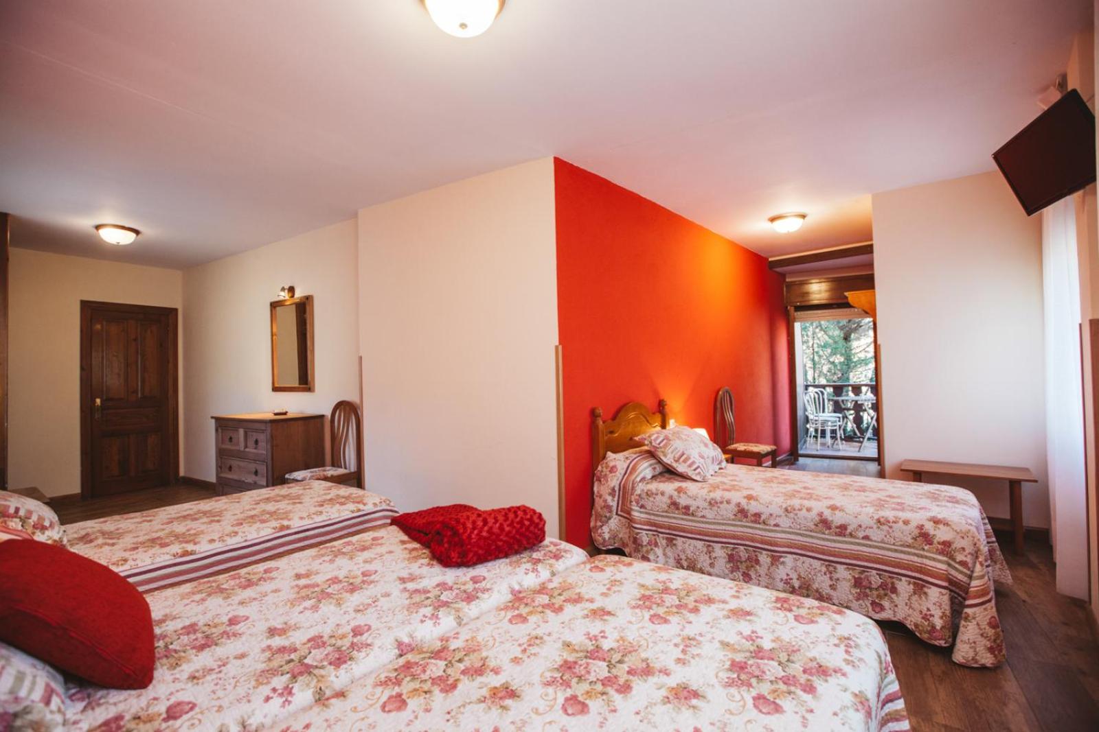 Quadruple Room - Photo 15