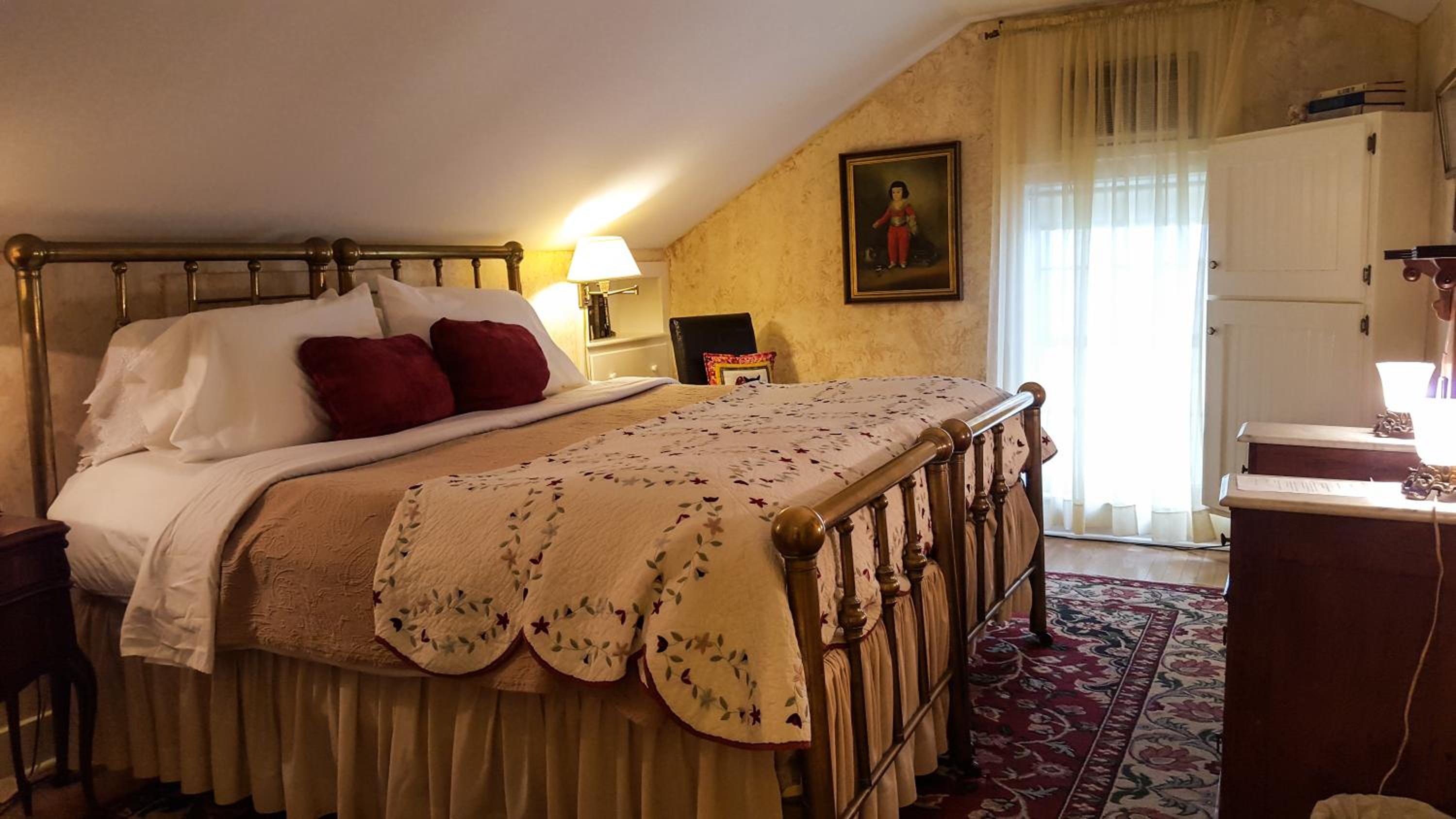 Deluxe King Room photo 1
