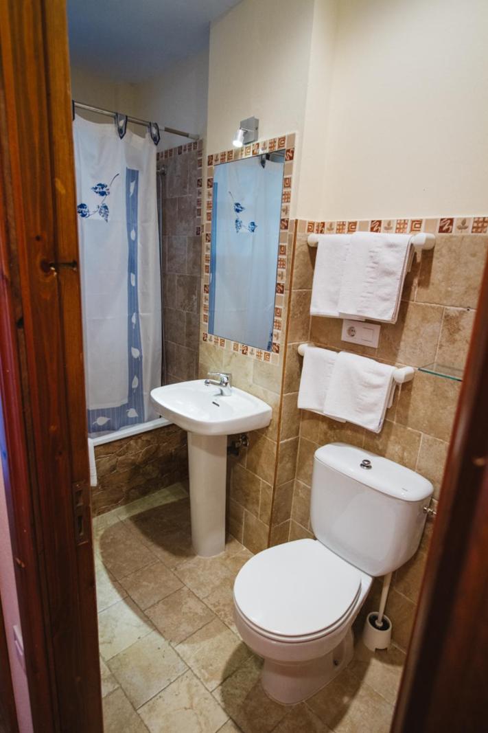 Quadruple Room - Photo 19