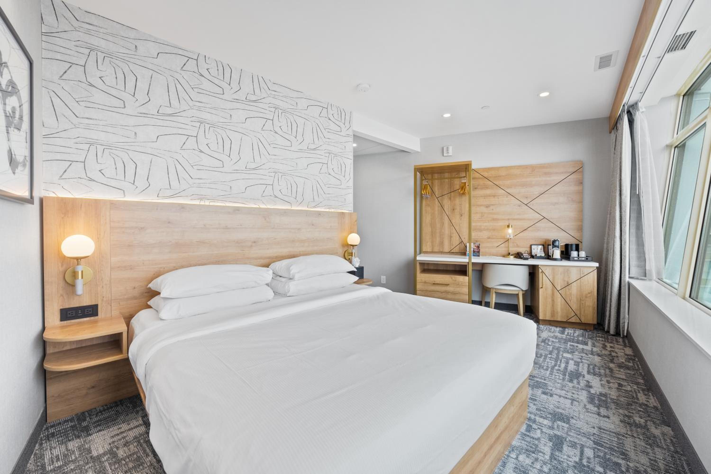 Tower King Premium Fallsview Room