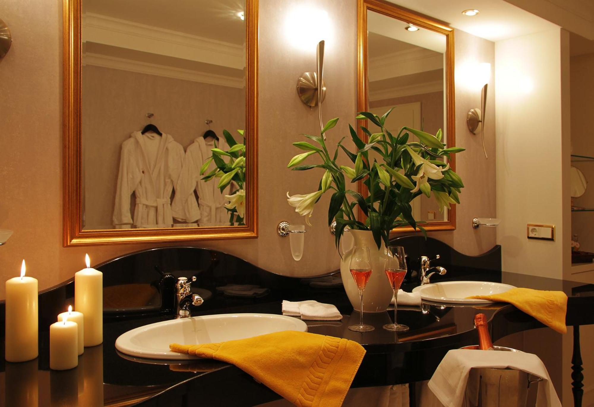 Deluxe Suite - Photo 1