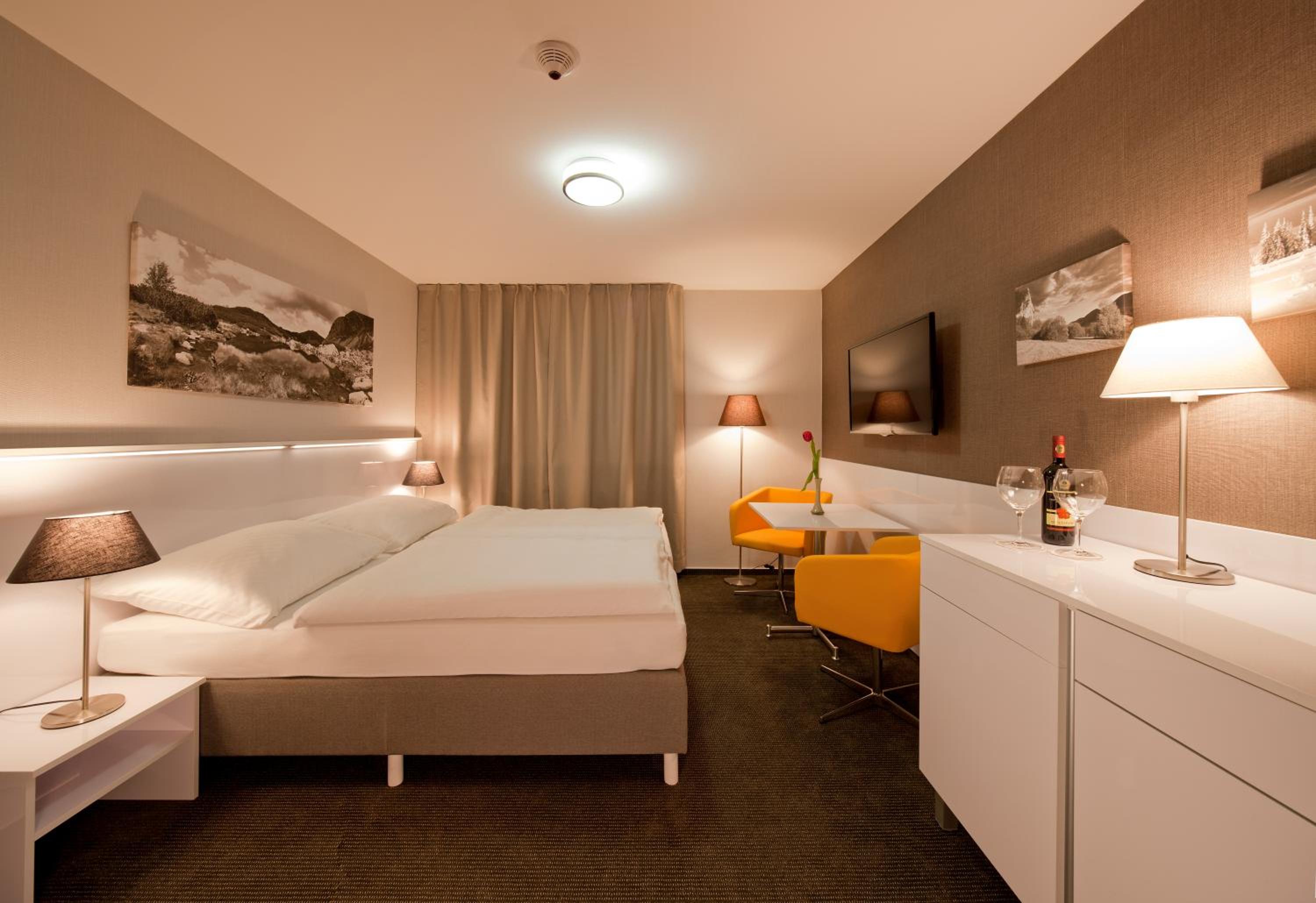 Standard Double or Twin Room photo 1