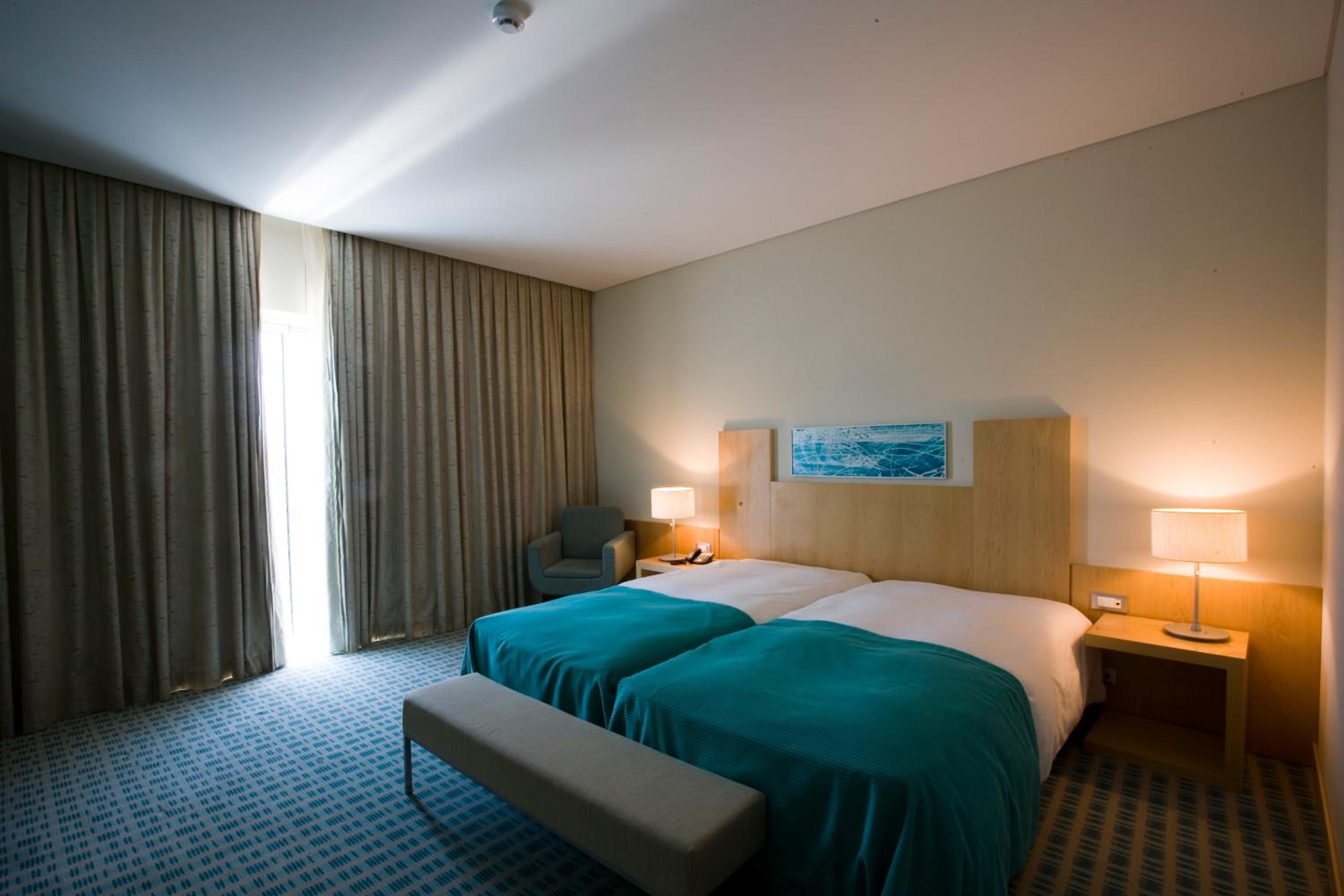Double or Twin Room with Balcony - Photo 8