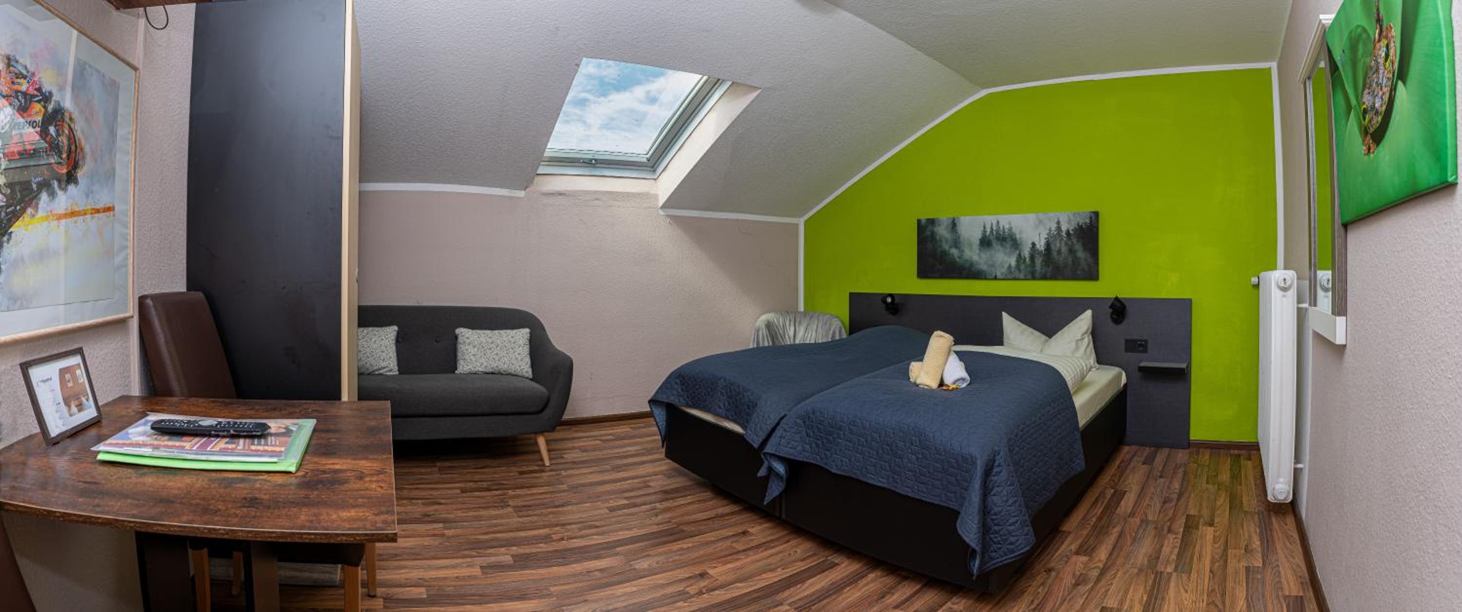 Budget Double Room - Photo 2