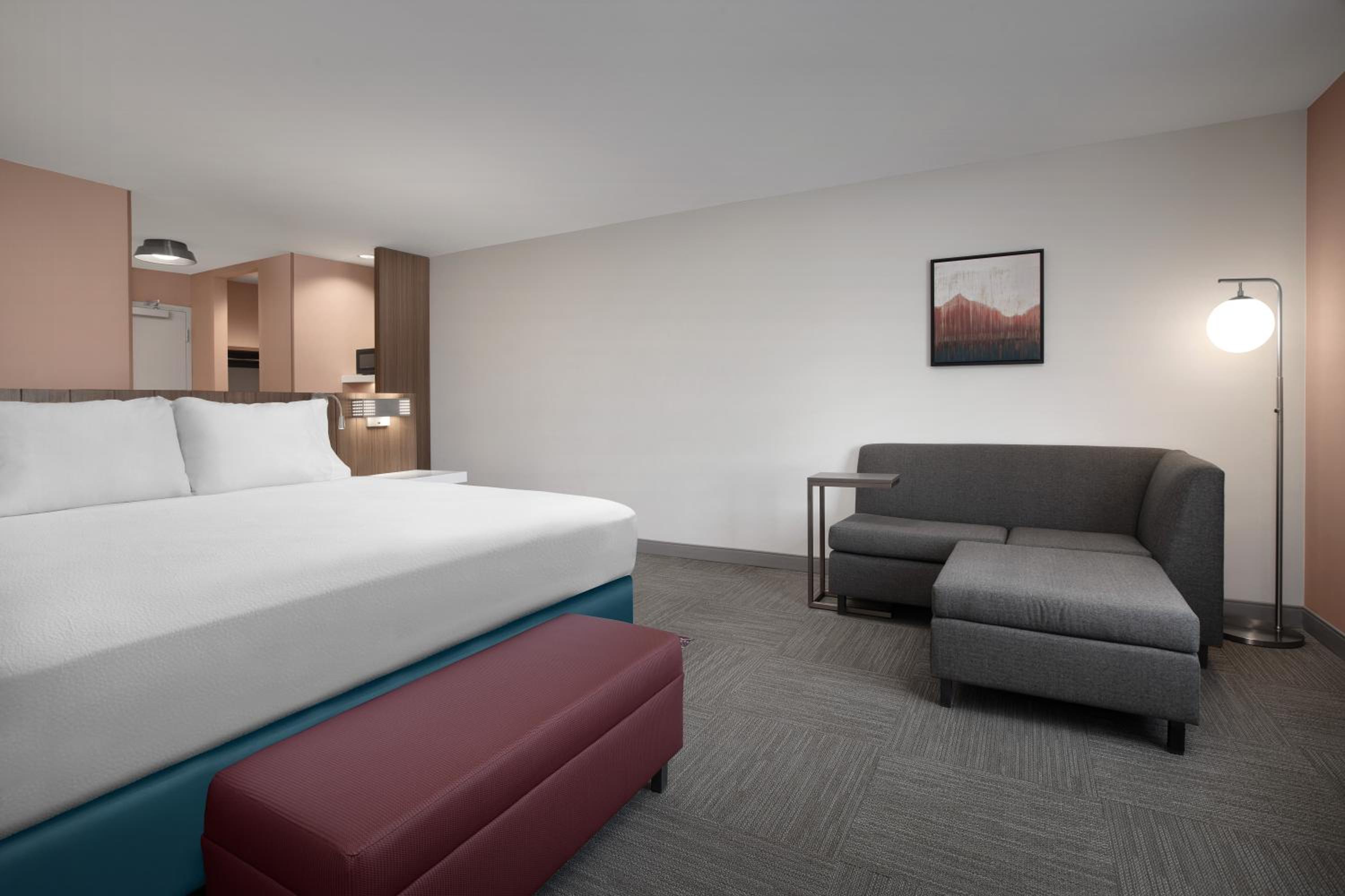 Deluxe King Room - Hearing Access - Photo 3
