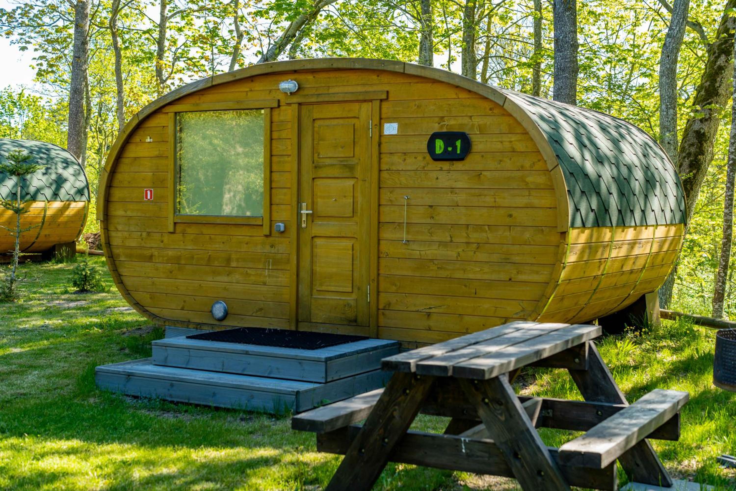 Mobile Home - Photo 3