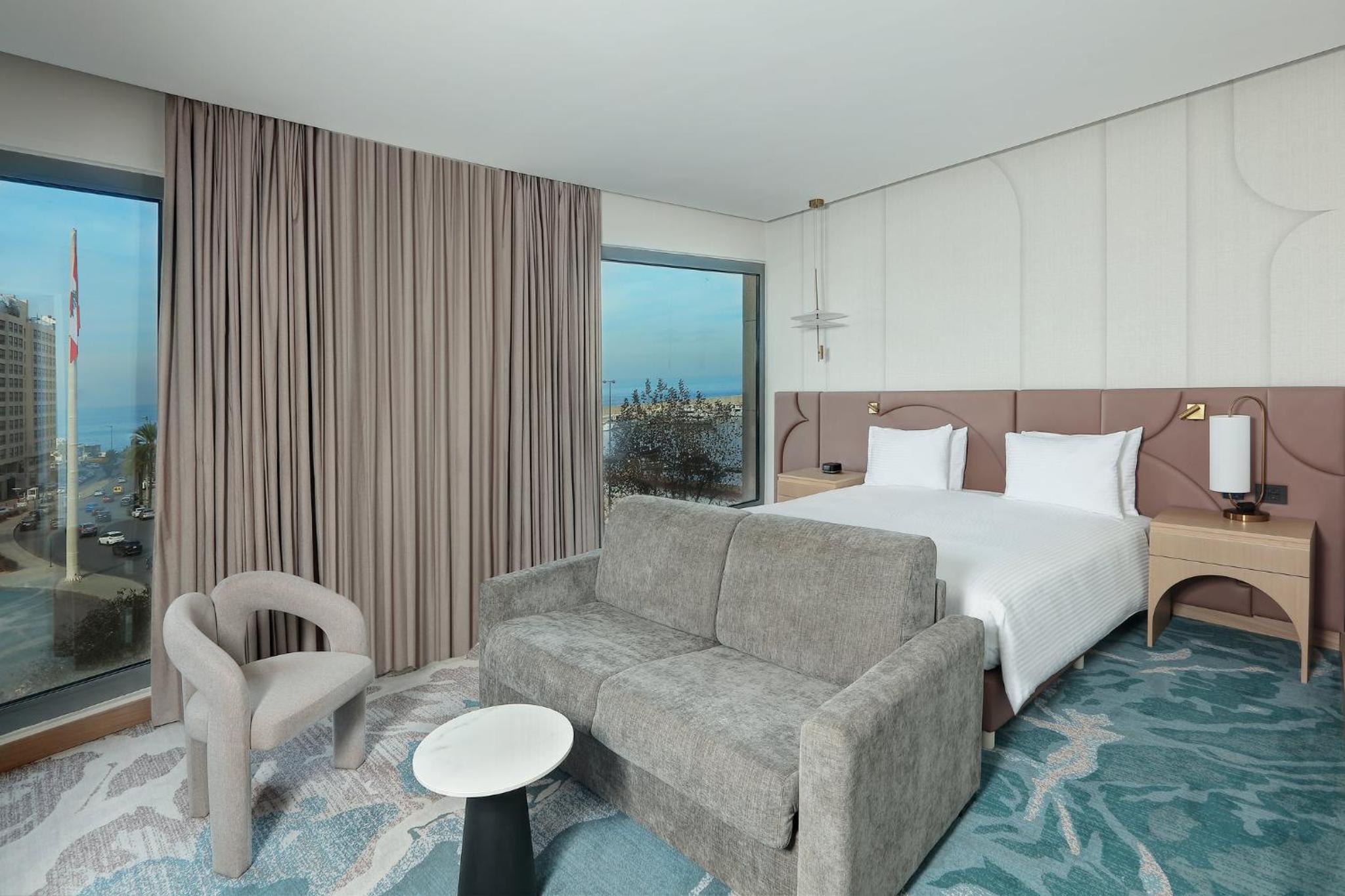 Premium King Room with Sofa Bed and Sea View - Non-Smoking - Photo 4
