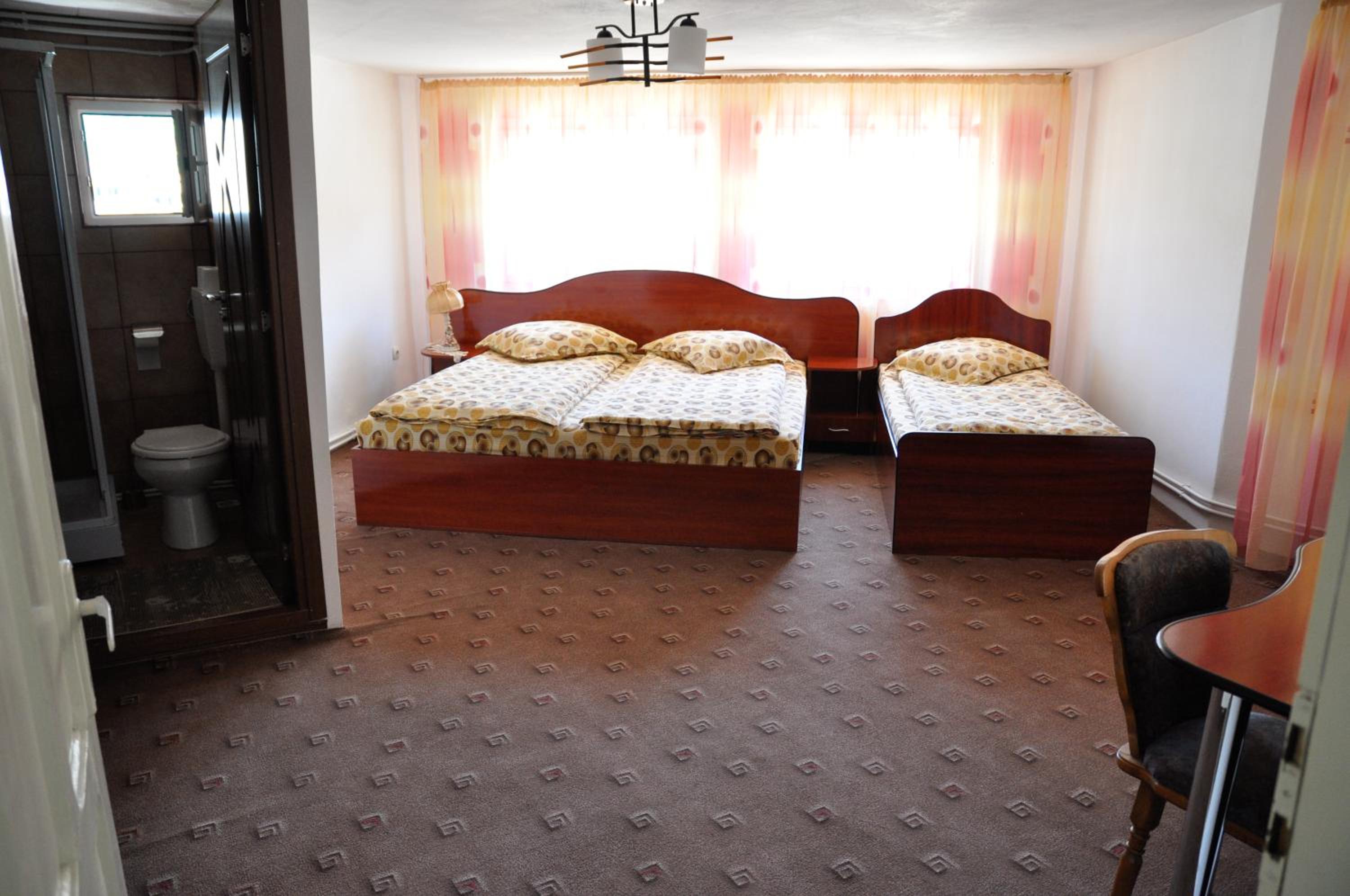Triple Room with Private Bathroom photo 1