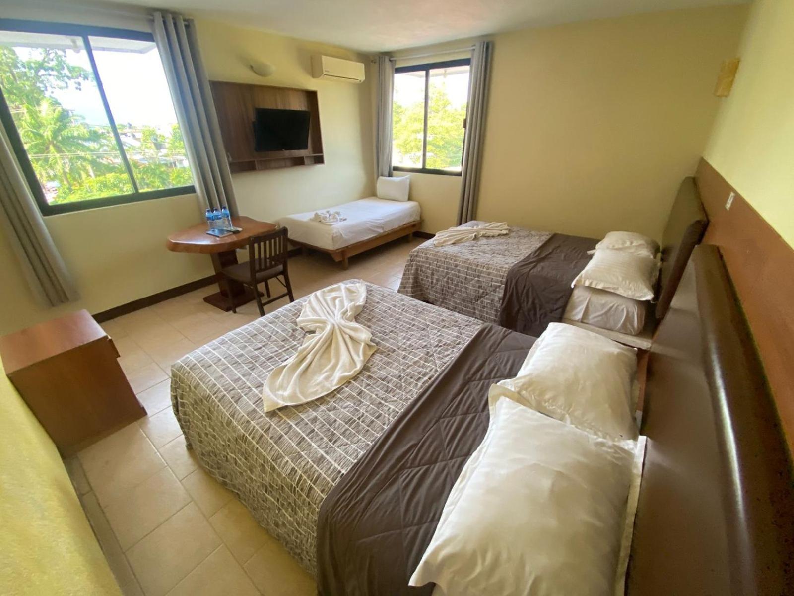 Basic Triple Room photo 2