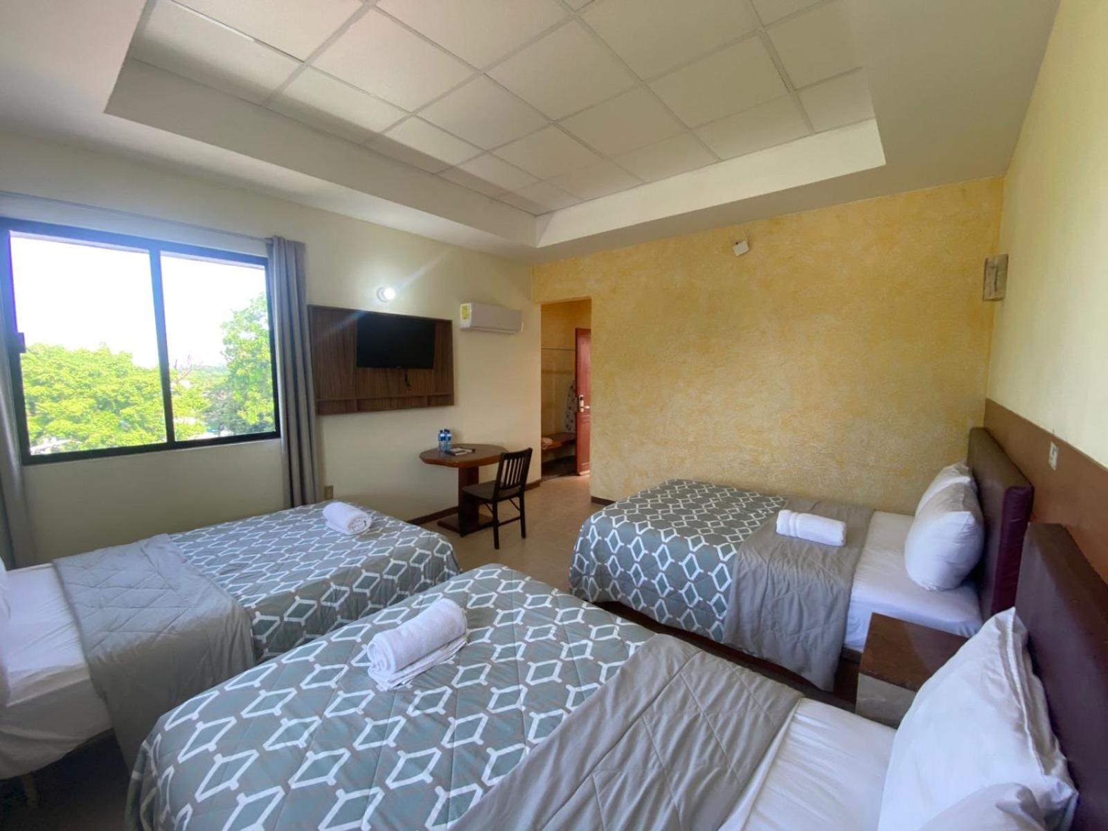 Basic Triple Room photo 3