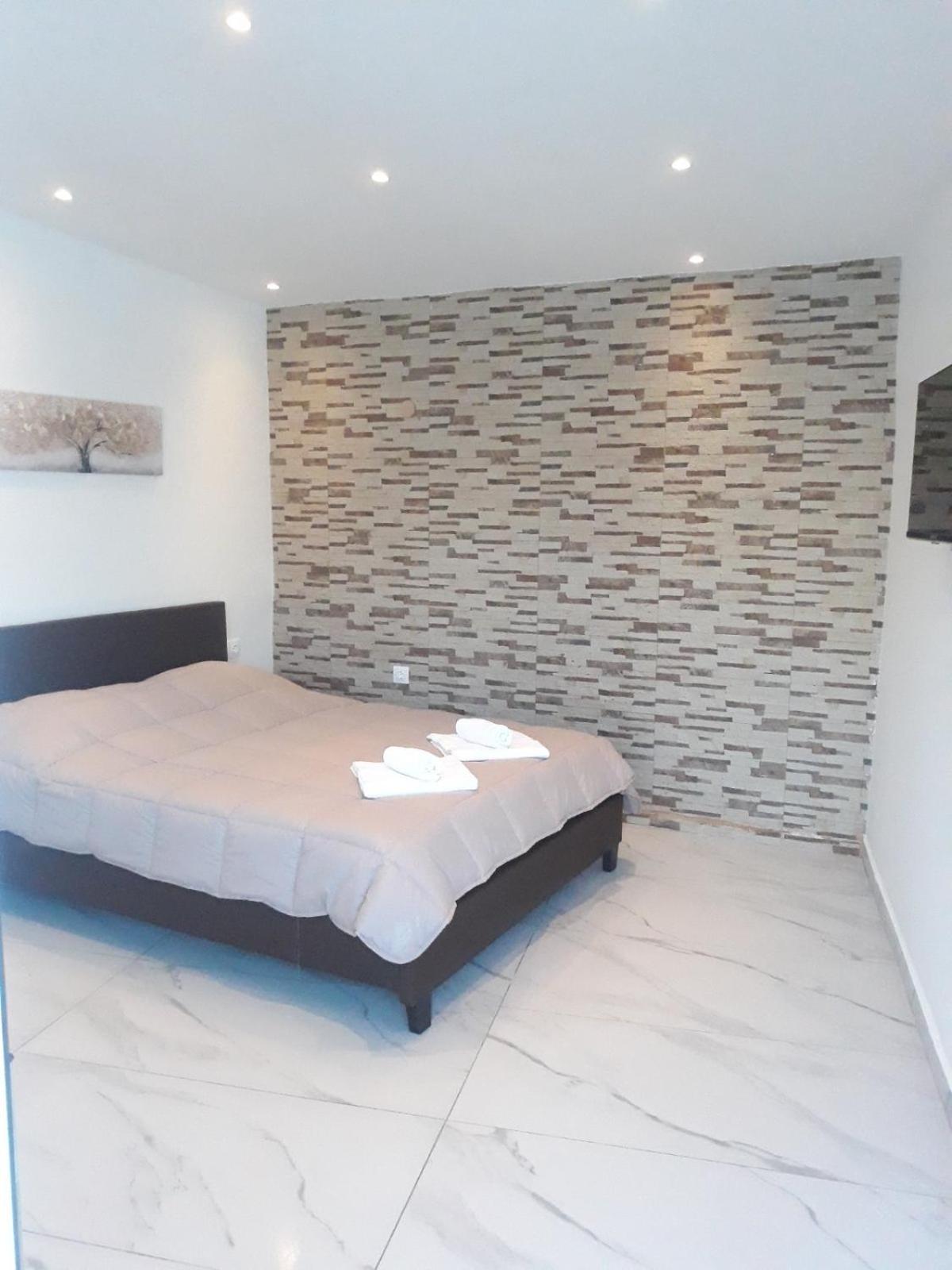 Deluxe Double Room - Photo 7