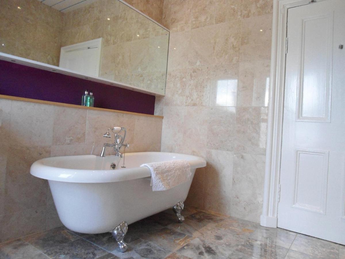 Single Room with Private External Bathroom photo 2