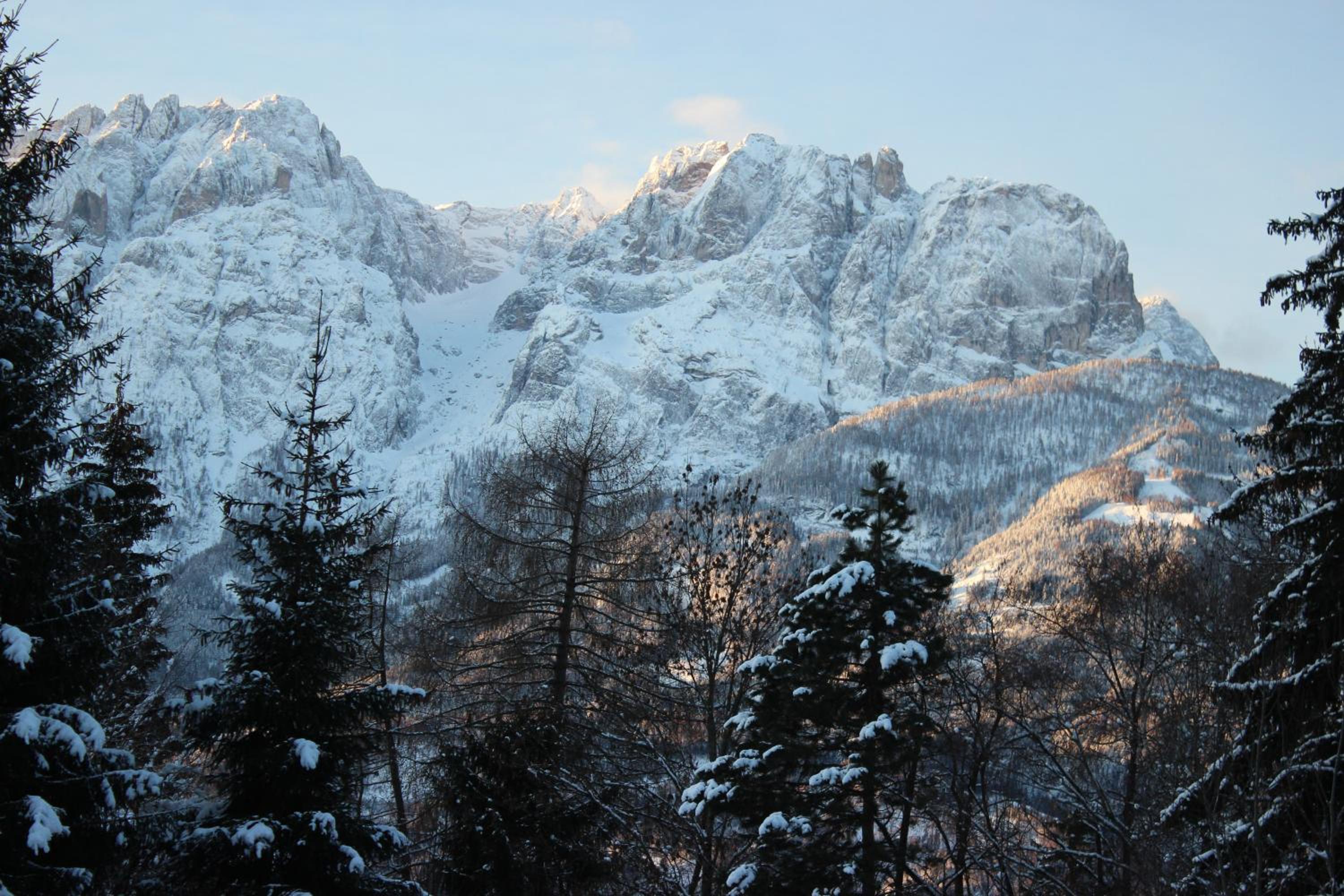 Two-Bedroom Apartment with Mountain View photo 3