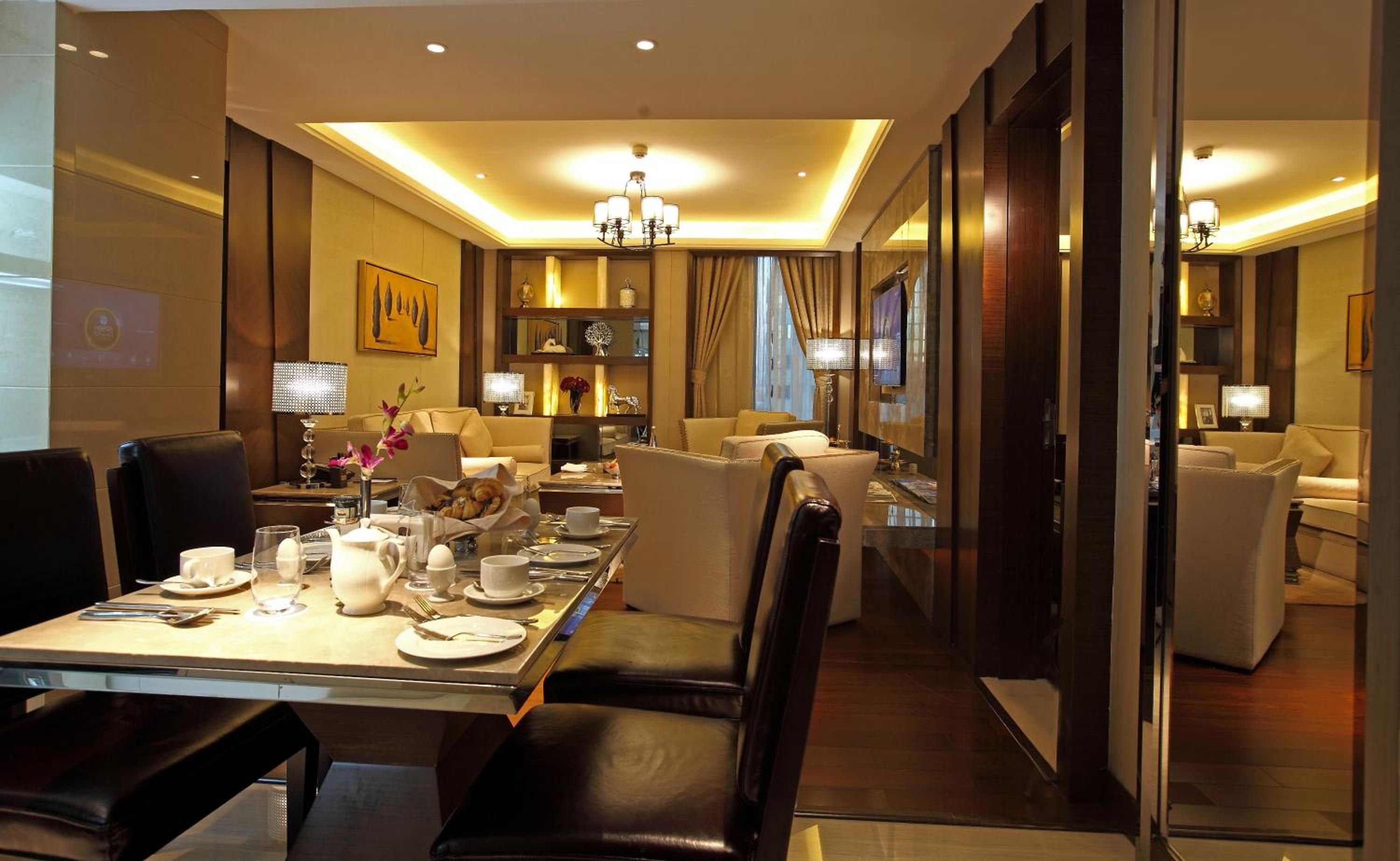 Superior Suite - Photo 6