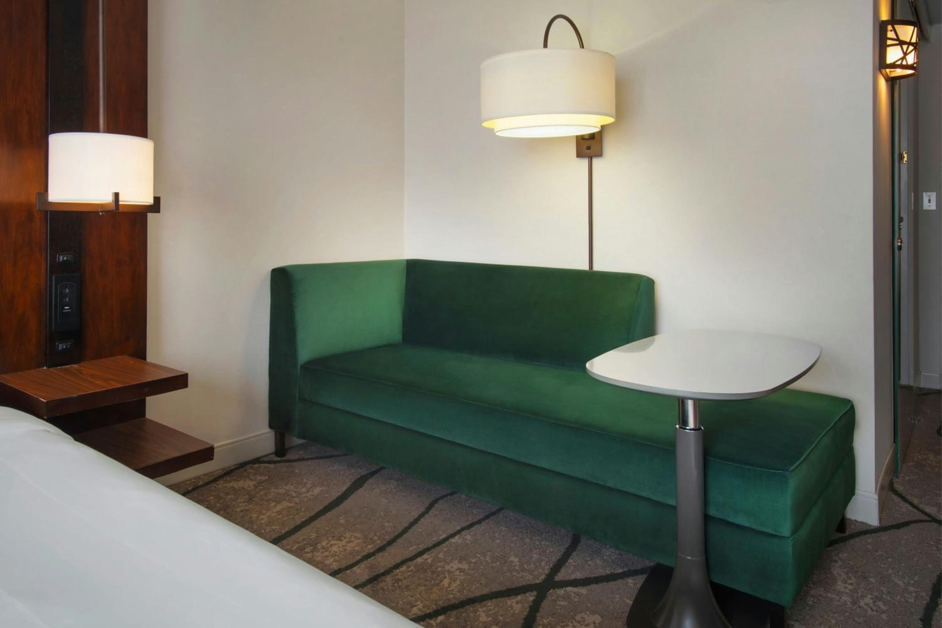 King Room with Roll-in Shower - Mobility and Hearing Accessible - Photo 3