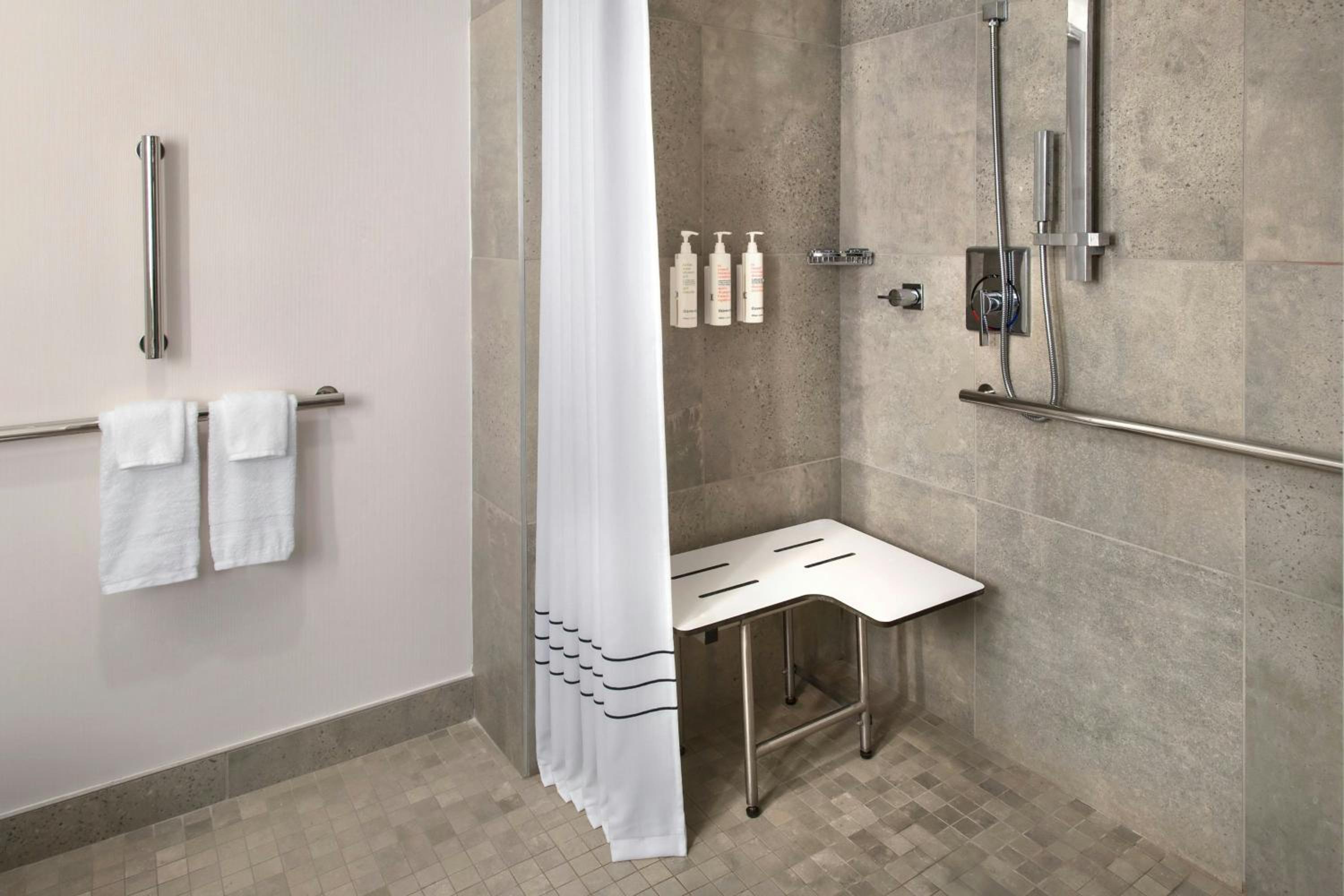 King Room with Roll-in Shower - Mobility and Hearing Accessible - Photo 5