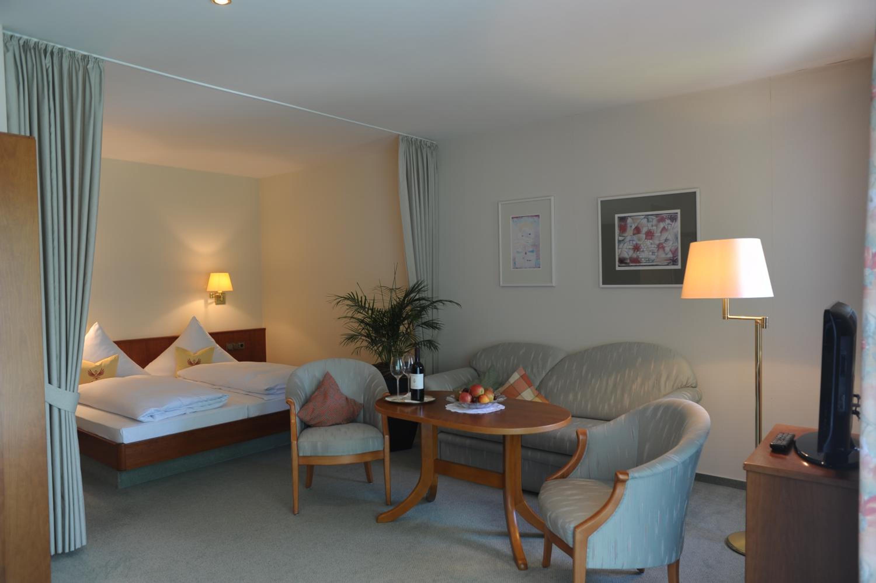 Suite - Photo 3