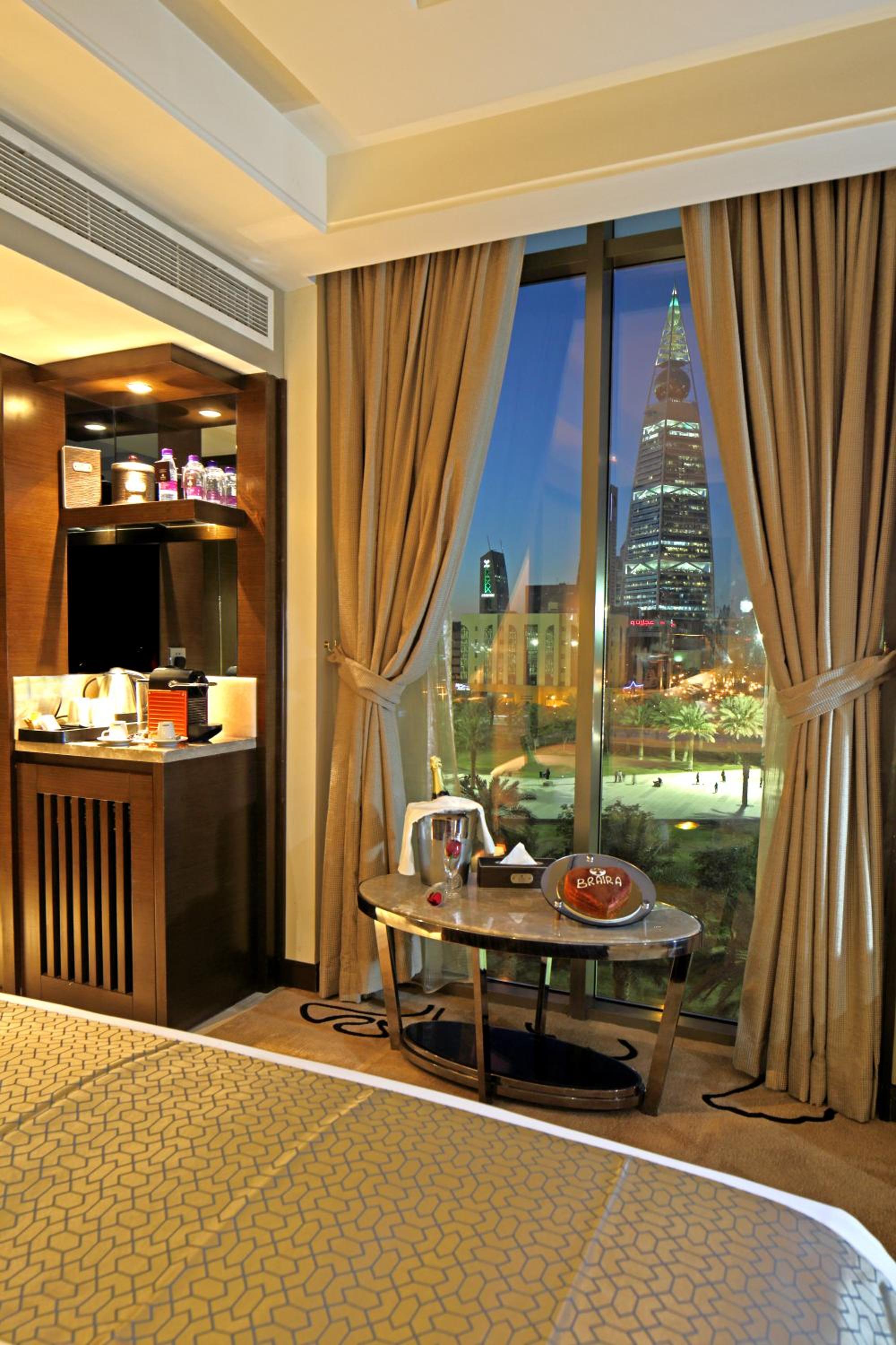 Premium Double Room - Photo 8