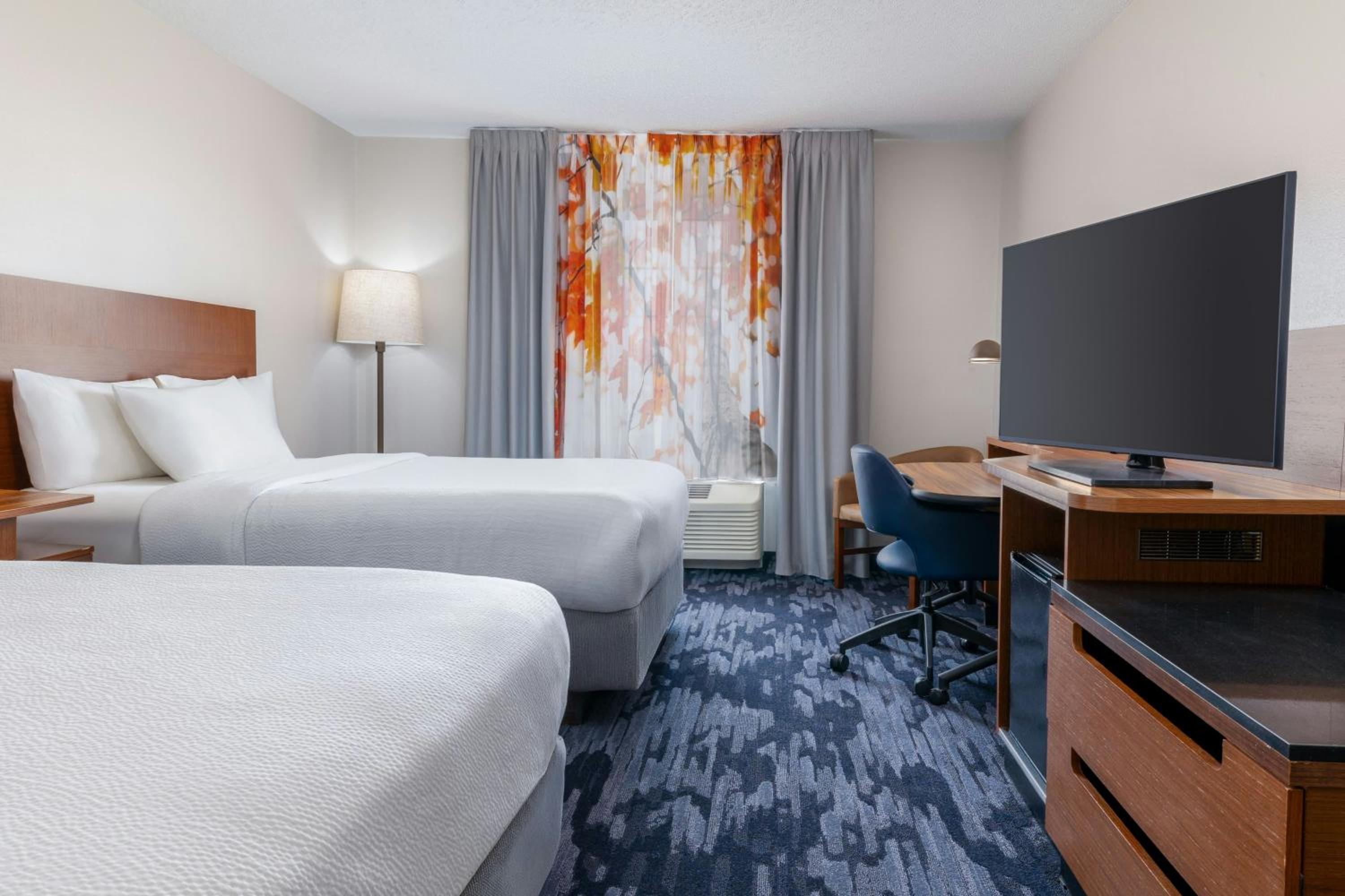 Queen Room with Two Queen Beds and Bathtub - Mobility Access - Photo 1