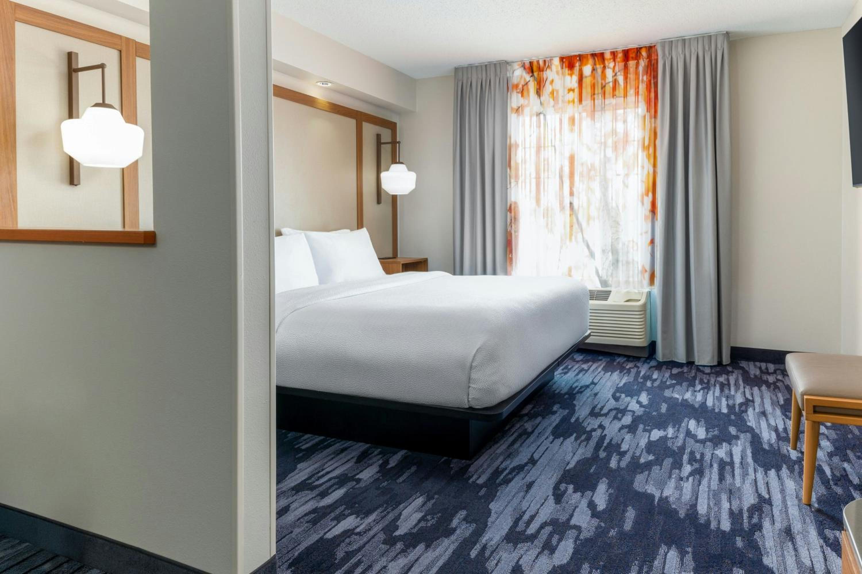 King Suite with Sofa Bed - Hearing Accessible photo 2