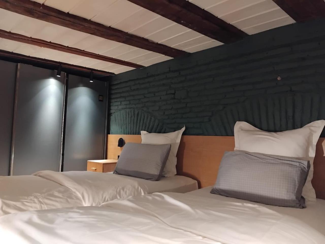 Deluxe Studio - Photo 2