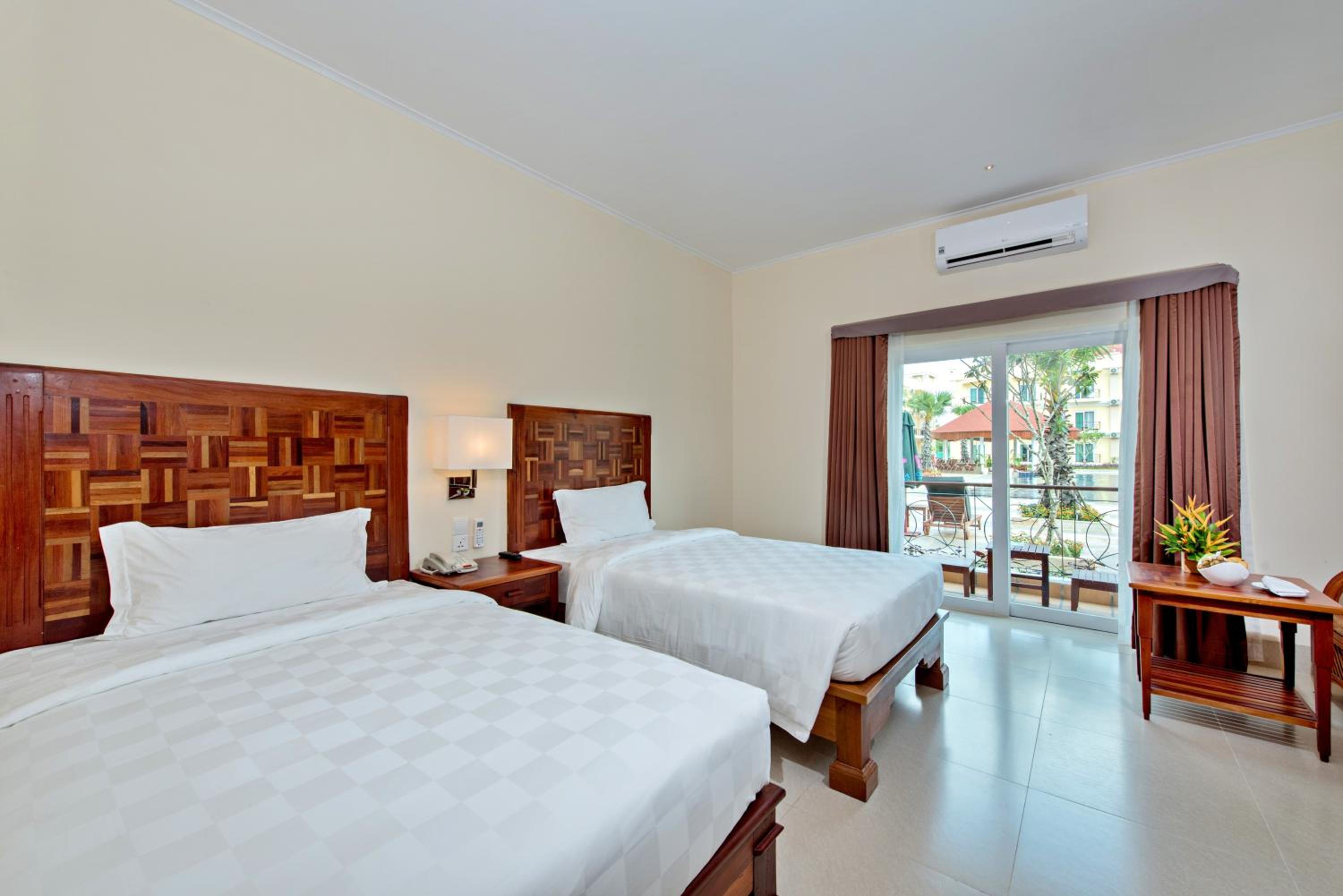 Twin Room with Pool View